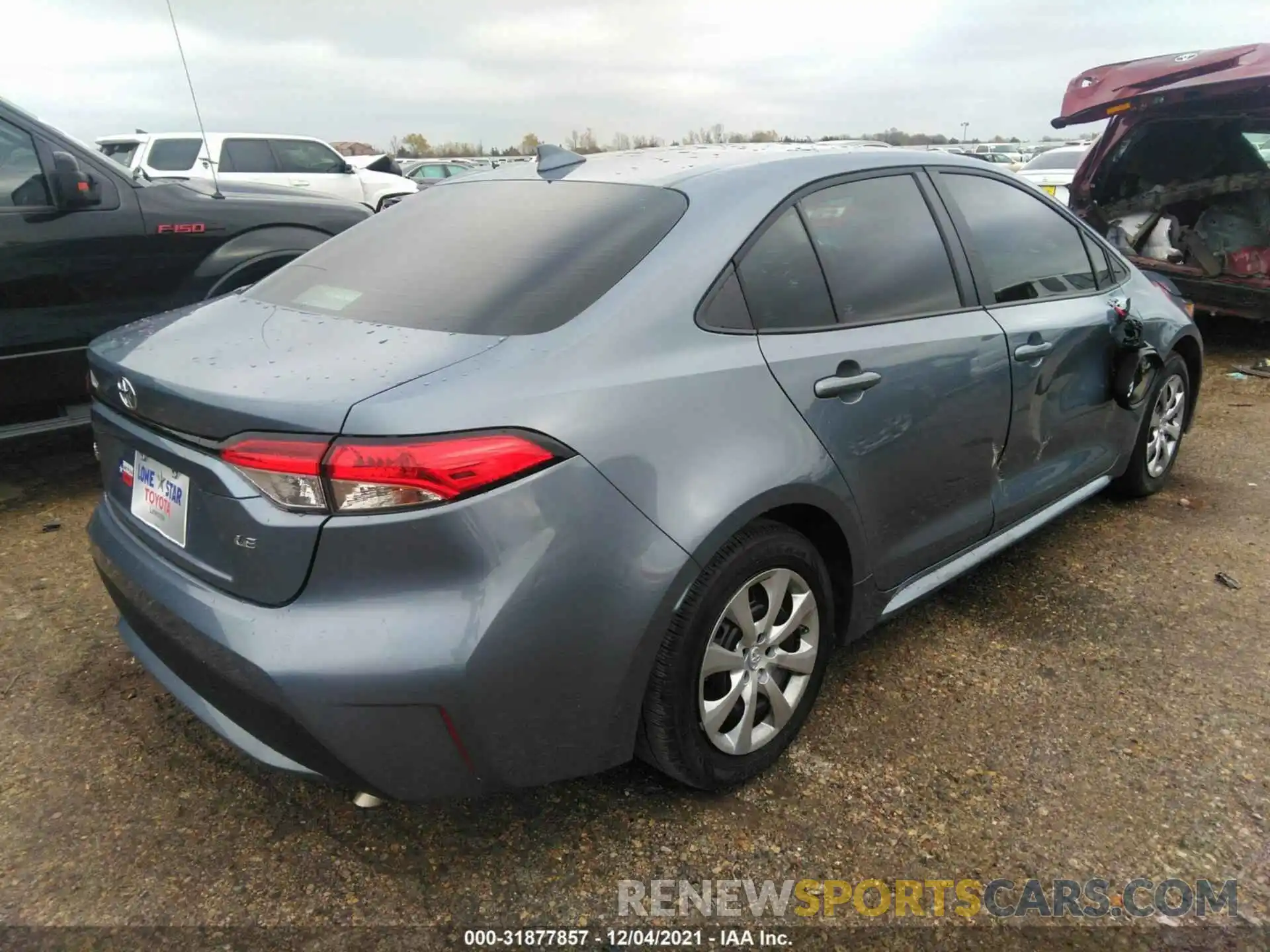 4 Photograph of a damaged car 5YFEPMAE4NP287360 TOYOTA COROLLA 2022