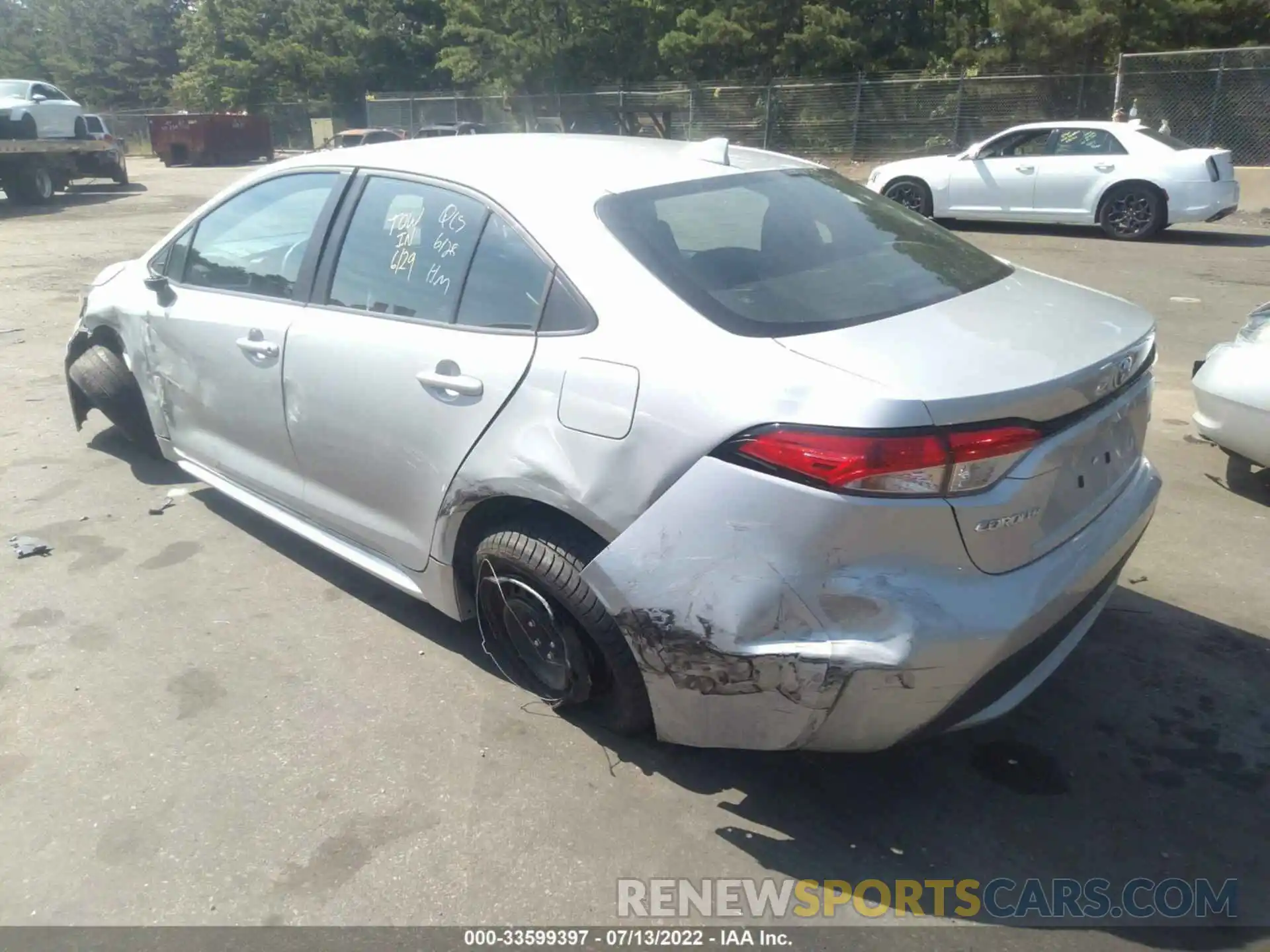 3 Photograph of a damaged car 5YFEPMAE4NP287519 TOYOTA COROLLA 2022