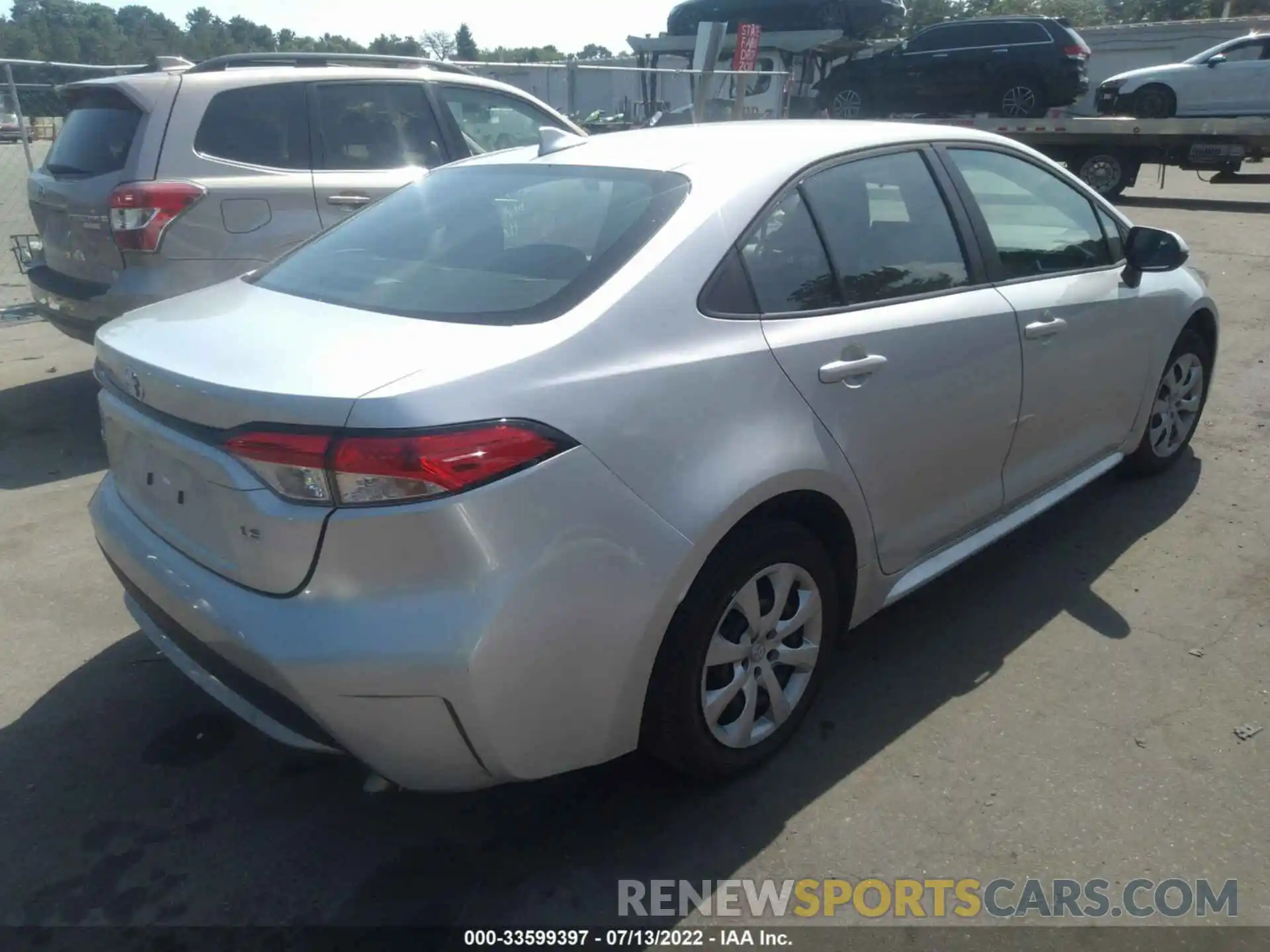 4 Photograph of a damaged car 5YFEPMAE4NP287519 TOYOTA COROLLA 2022