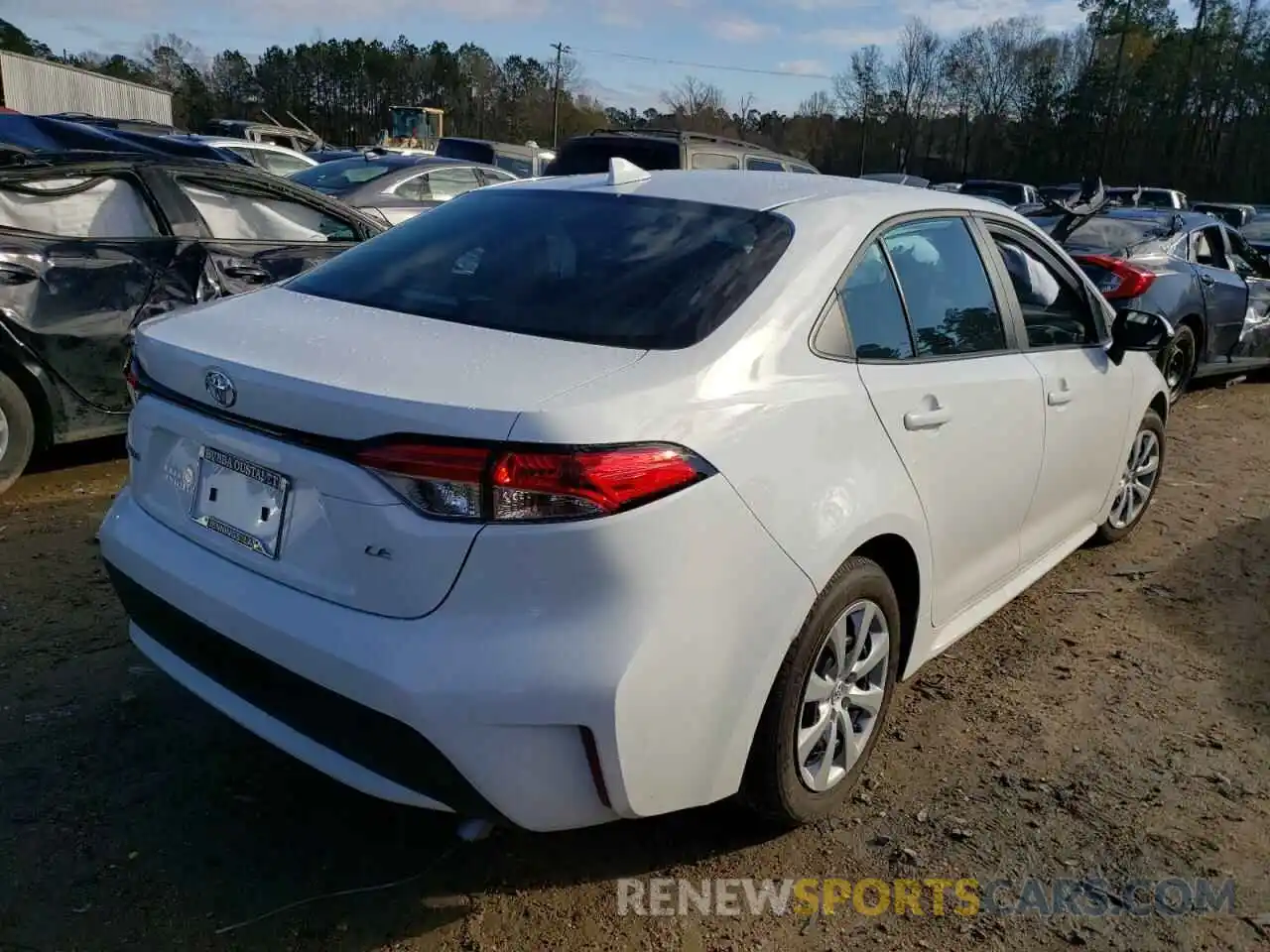 4 Photograph of a damaged car 5YFEPMAE4NP291246 TOYOTA COROLLA 2022