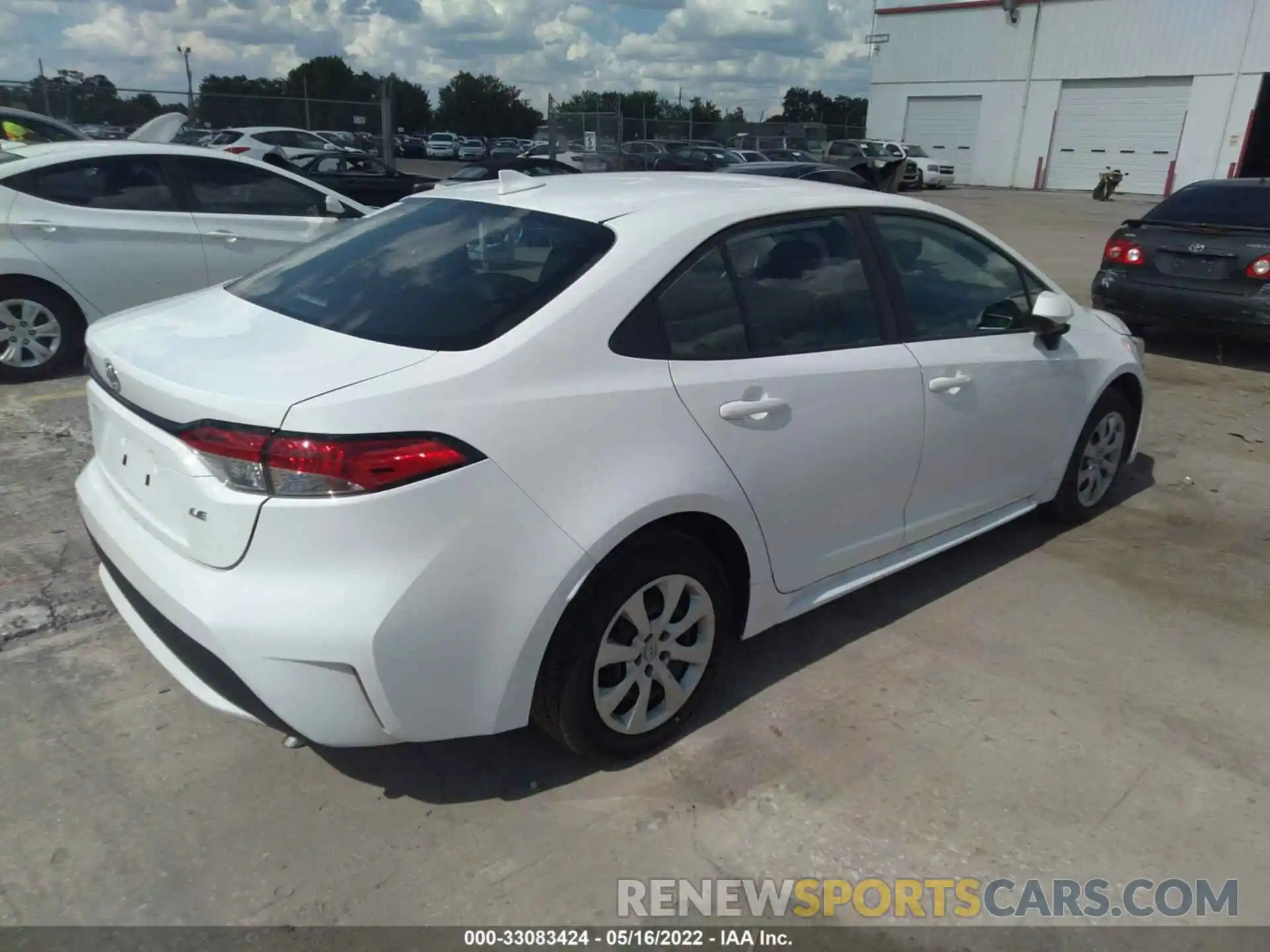 4 Photograph of a damaged car 5YFEPMAE4NP292168 TOYOTA COROLLA 2022