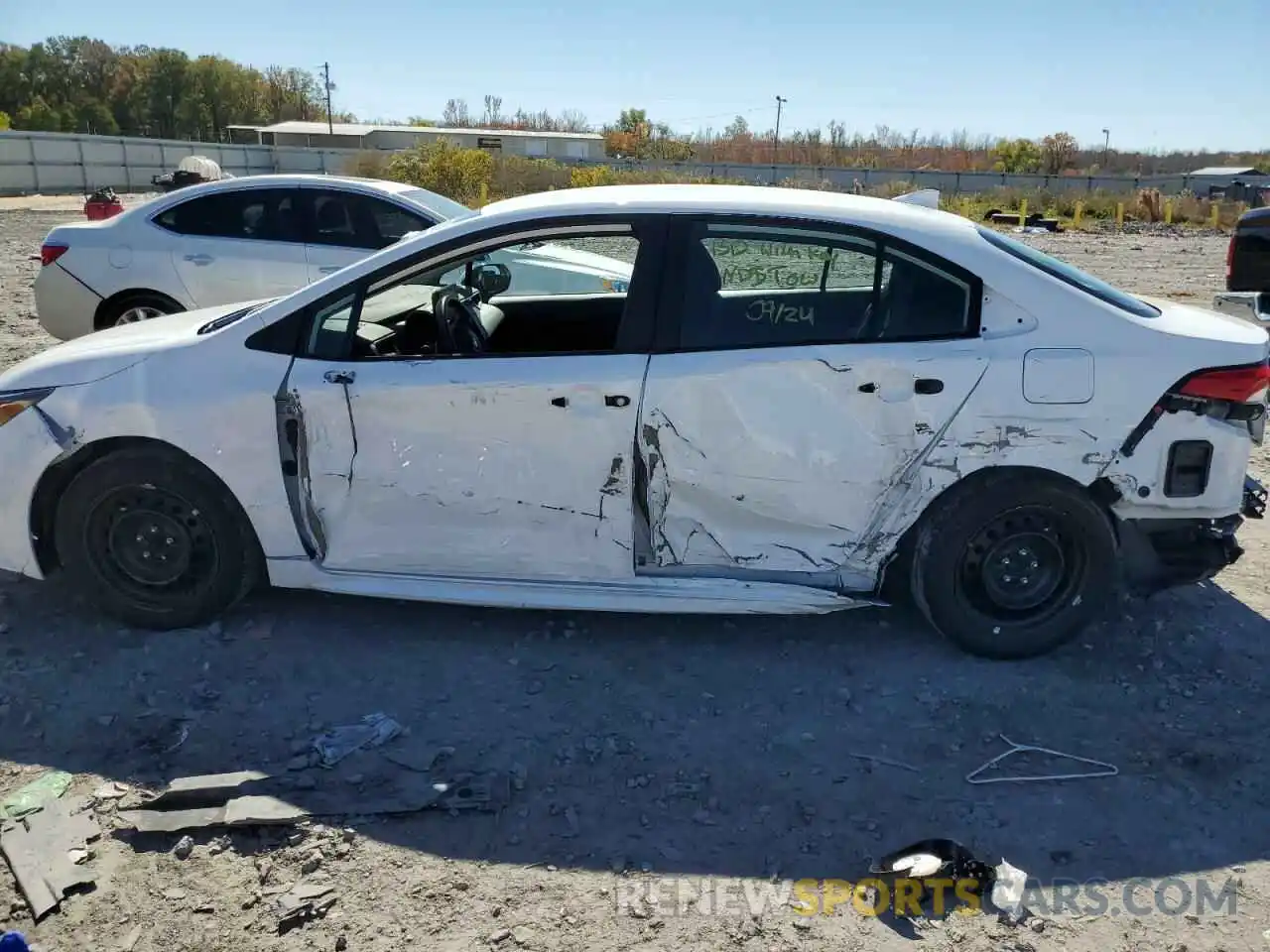 9 Photograph of a damaged car 5YFEPMAE4NP298195 TOYOTA COROLLA 2022