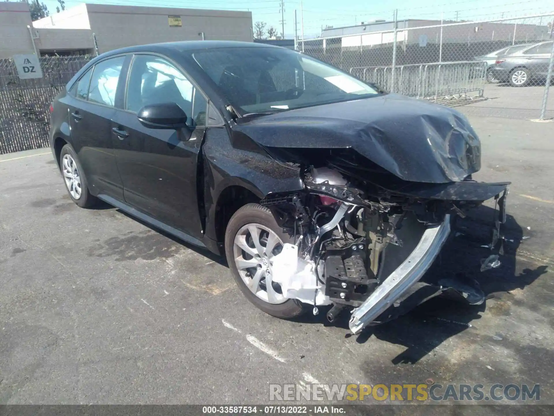 1 Photograph of a damaged car 5YFEPMAE4NP300348 TOYOTA COROLLA 2022