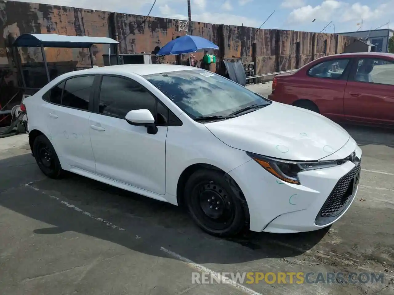 4 Photograph of a damaged car 5YFEPMAE4NP302388 TOYOTA COROLLA 2022