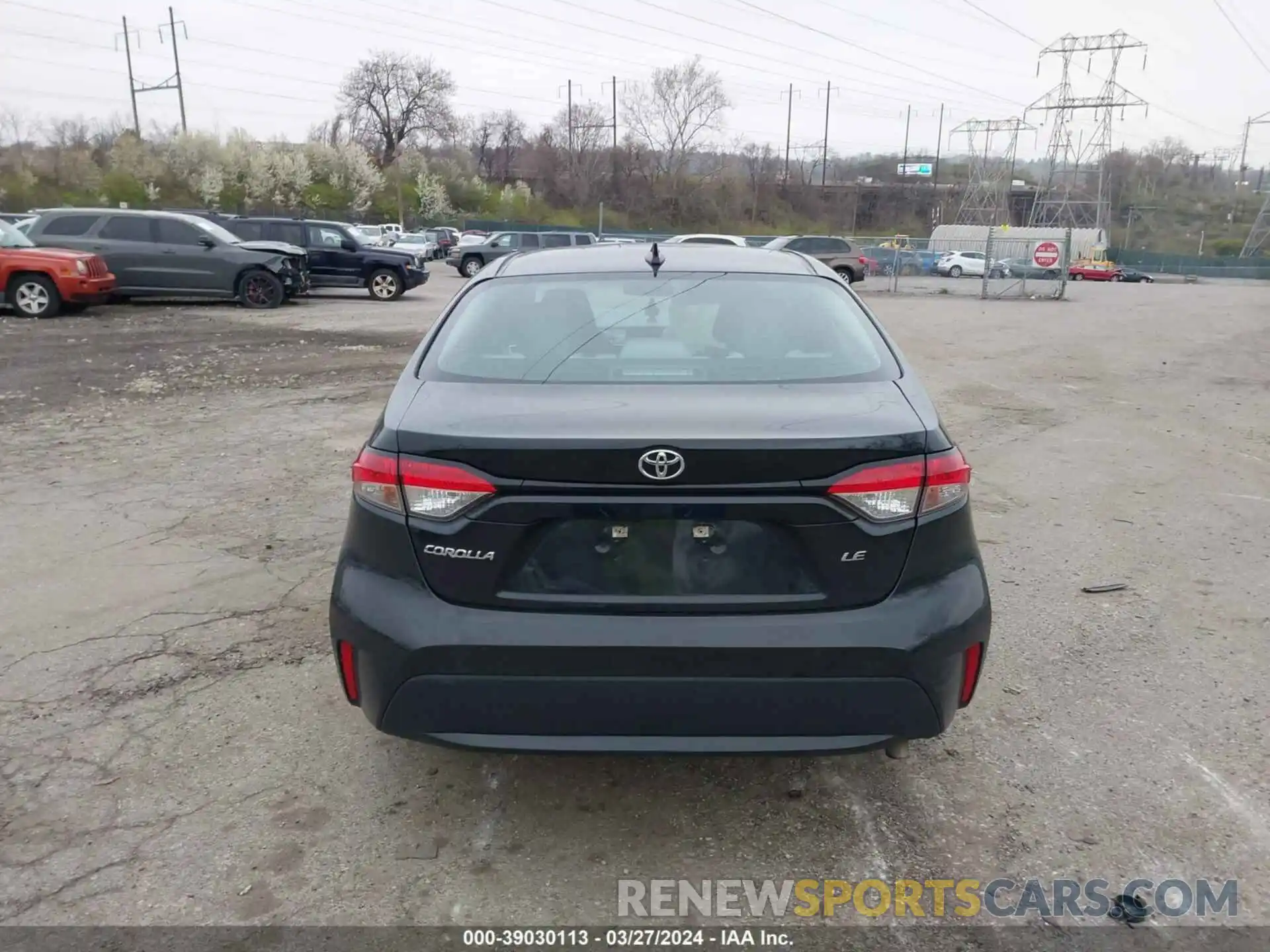 17 Photograph of a damaged car 5YFEPMAE4NP309311 TOYOTA COROLLA 2022