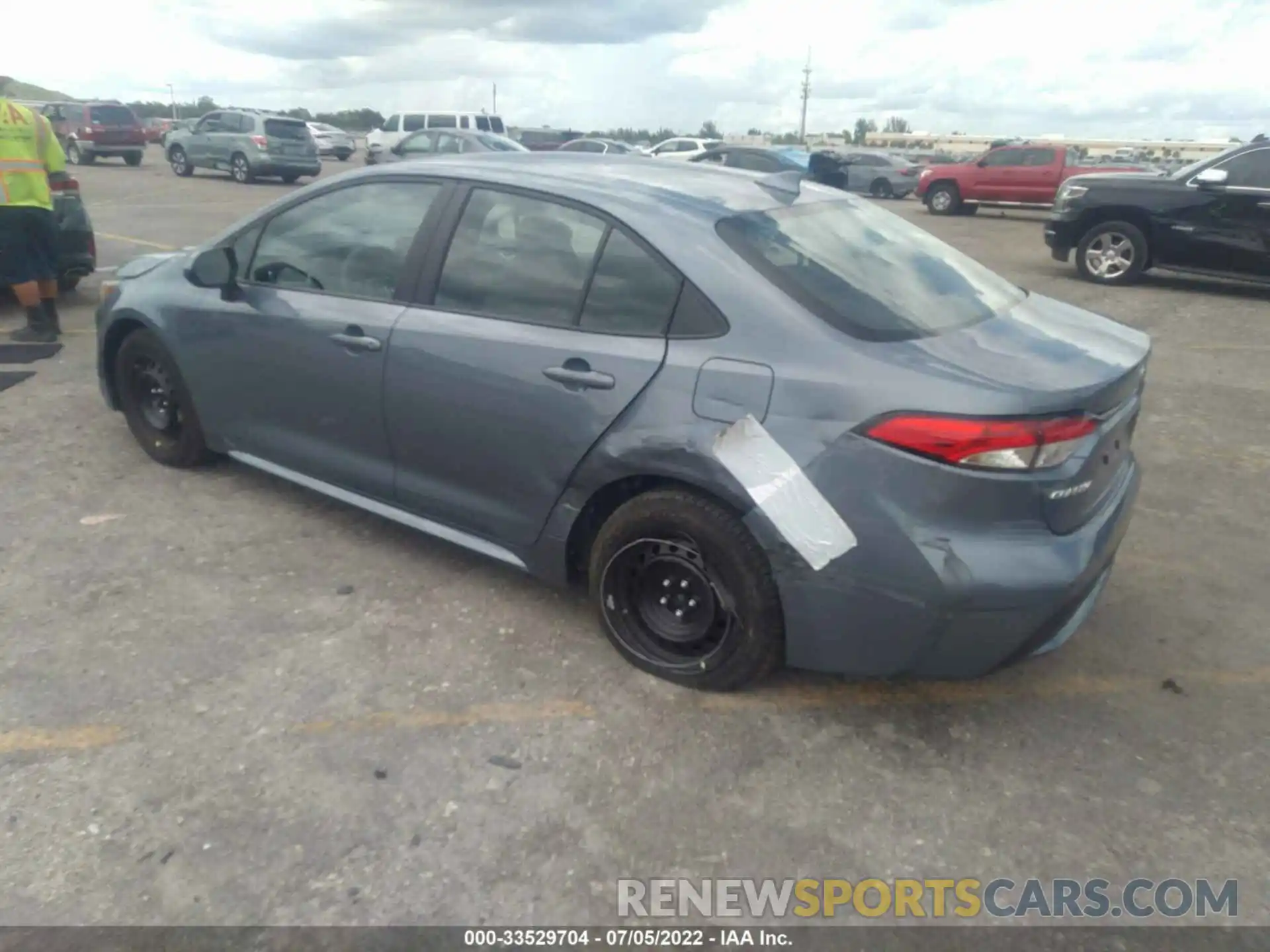 3 Photograph of a damaged car 5YFEPMAE4NP313665 TOYOTA COROLLA 2022