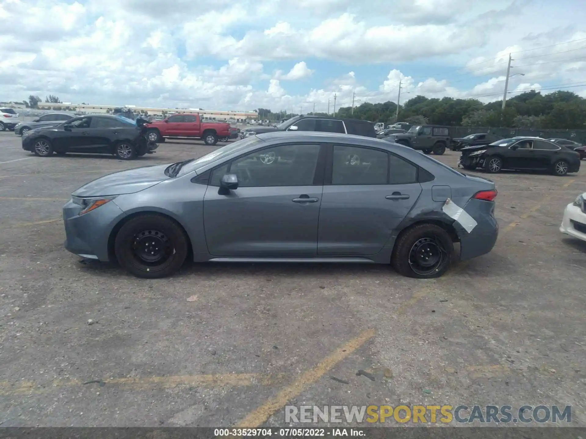 6 Photograph of a damaged car 5YFEPMAE4NP313665 TOYOTA COROLLA 2022