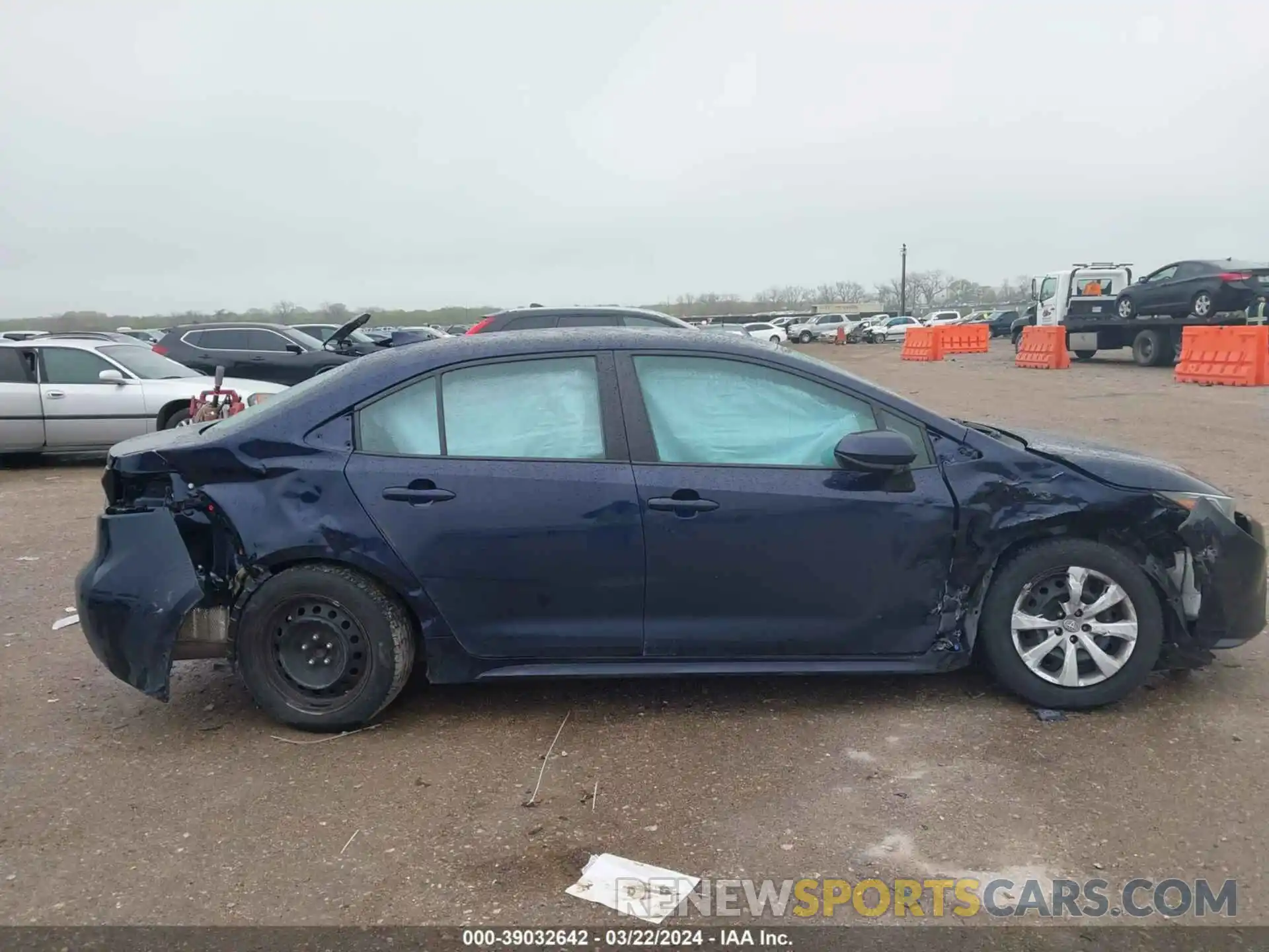 12 Photograph of a damaged car 5YFEPMAE4NP319482 TOYOTA COROLLA 2022