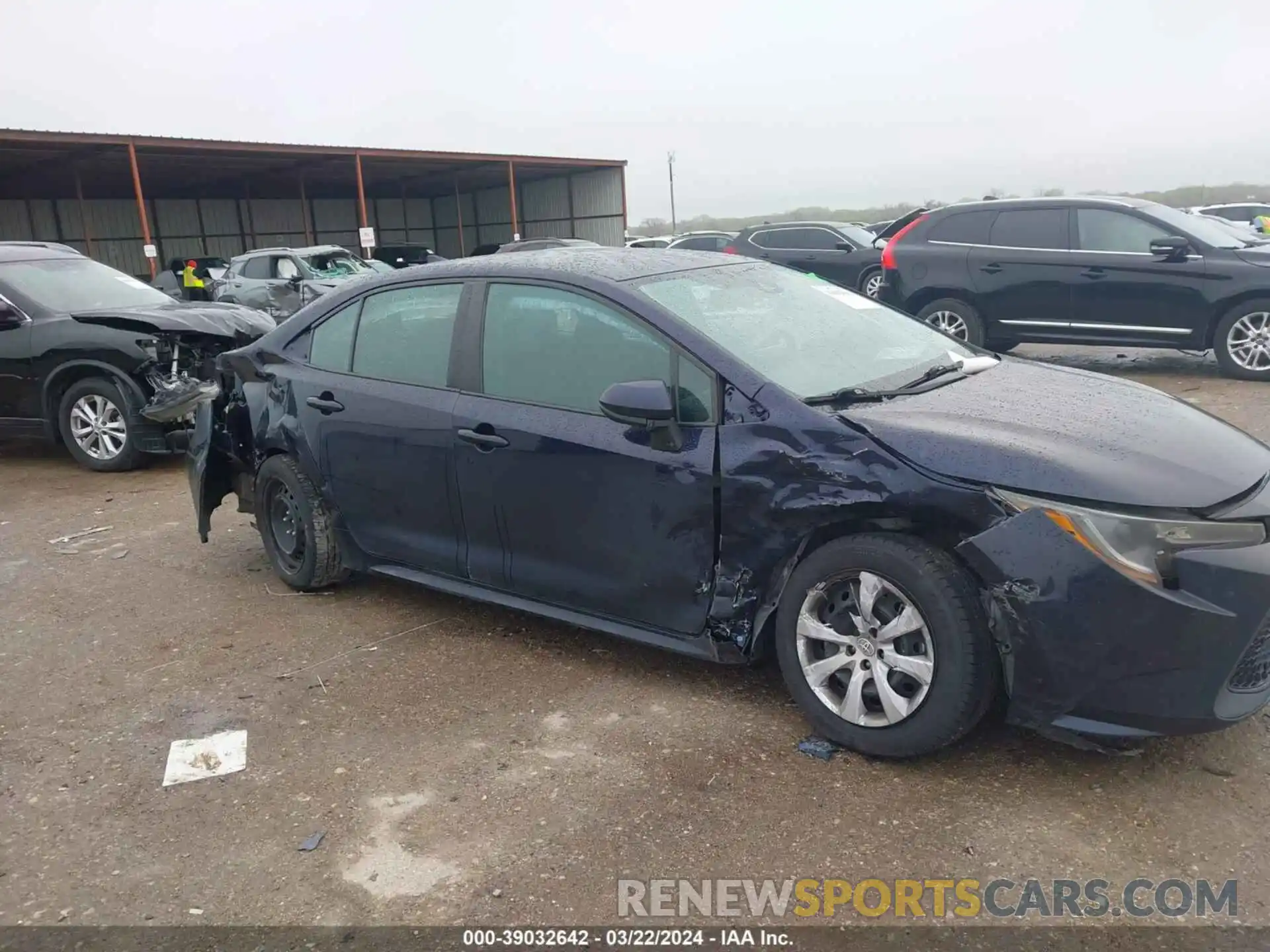 6 Photograph of a damaged car 5YFEPMAE4NP319482 TOYOTA COROLLA 2022