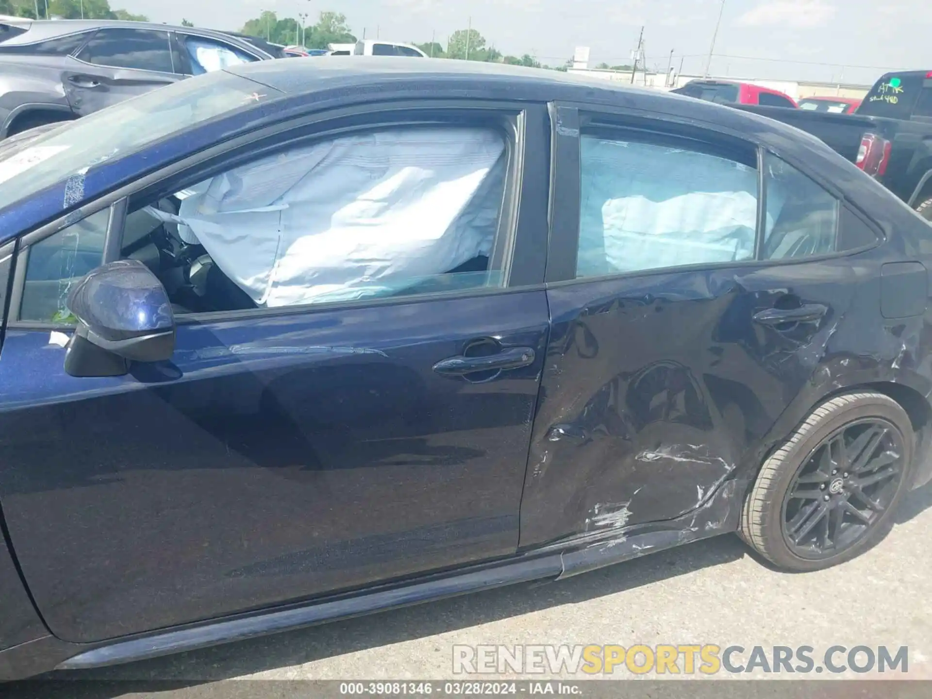 14 Photograph of a damaged car 5YFEPMAE4NP338288 TOYOTA COROLLA 2022