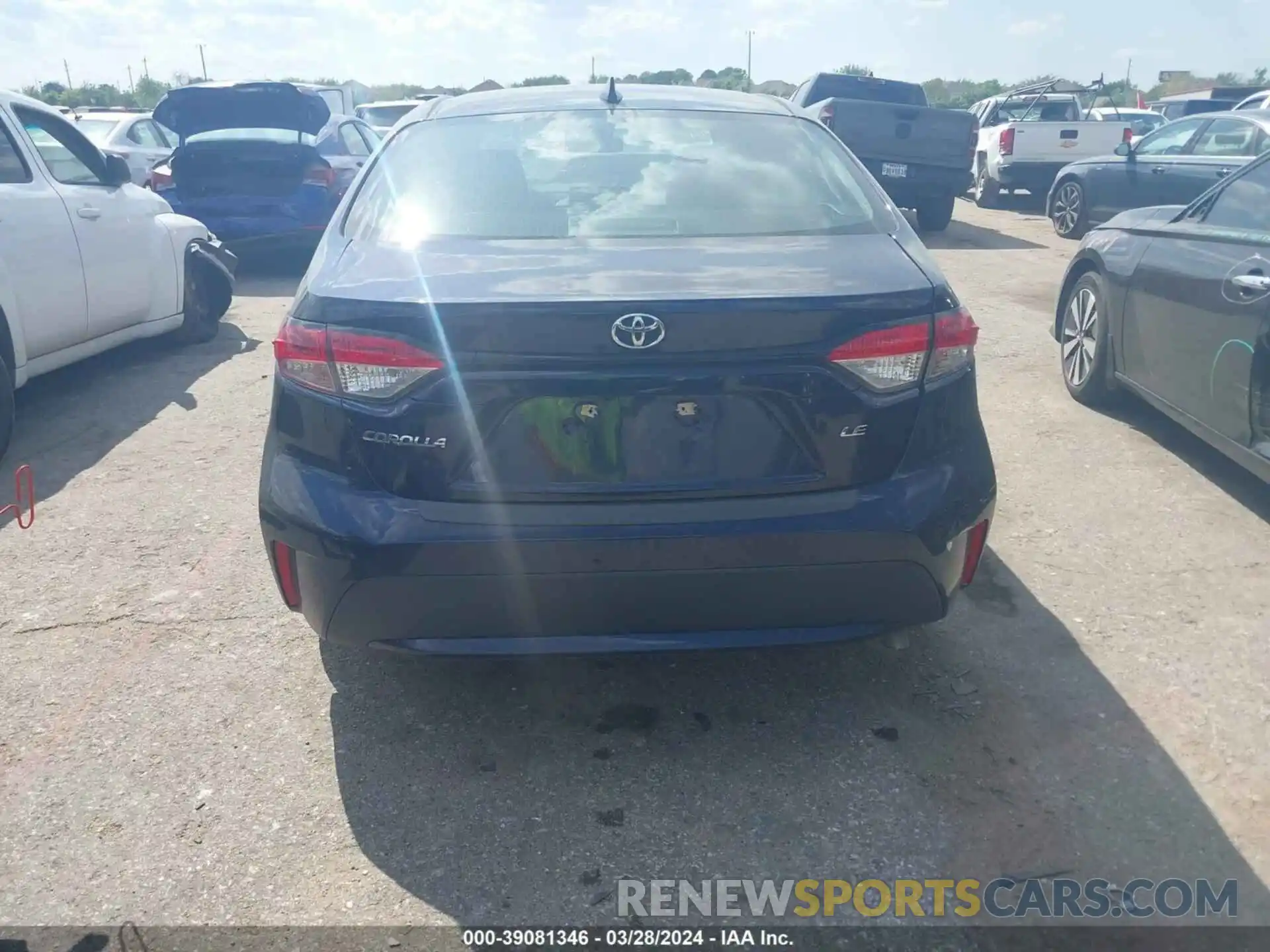 16 Photograph of a damaged car 5YFEPMAE4NP338288 TOYOTA COROLLA 2022