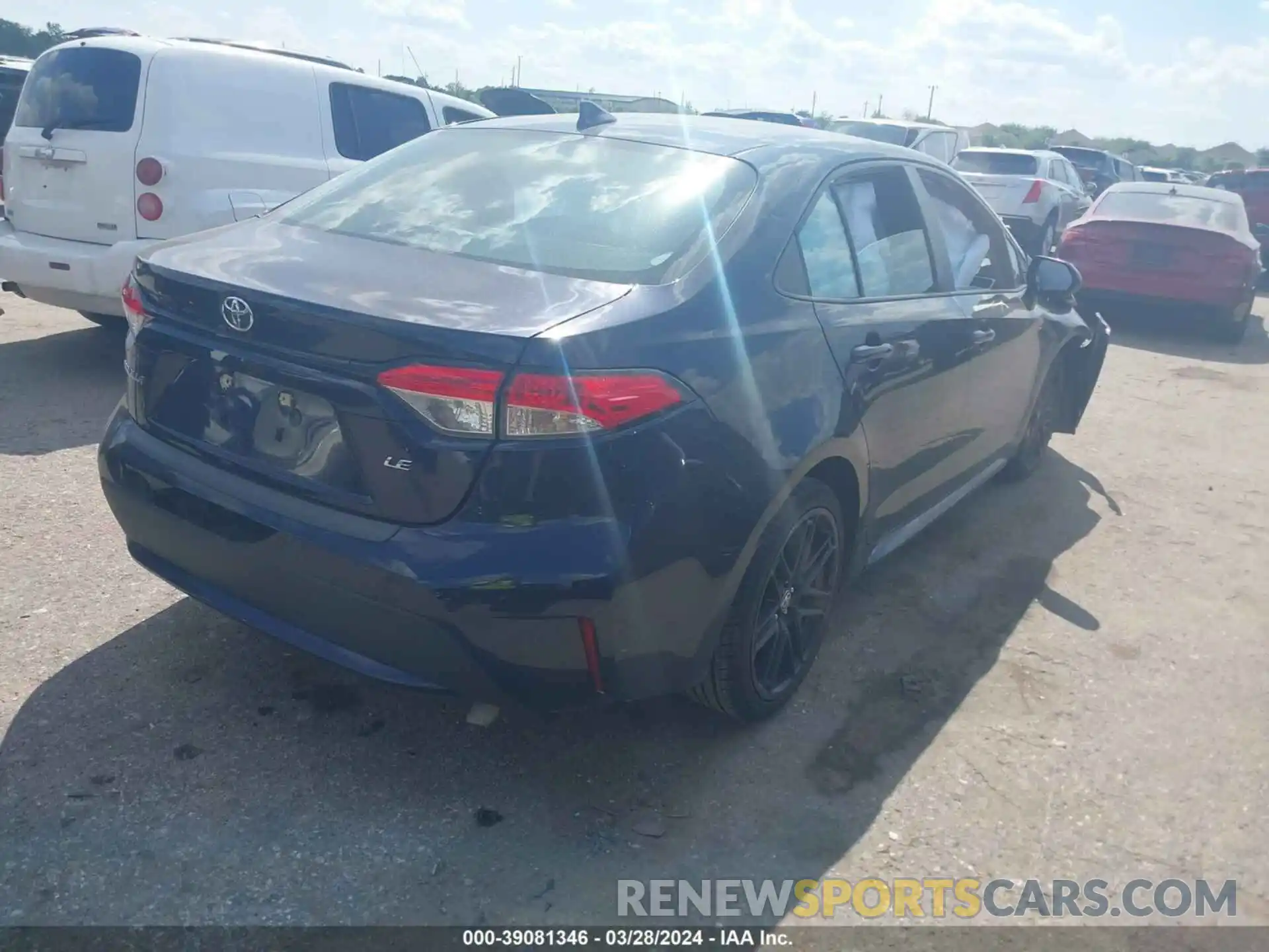 4 Photograph of a damaged car 5YFEPMAE4NP338288 TOYOTA COROLLA 2022