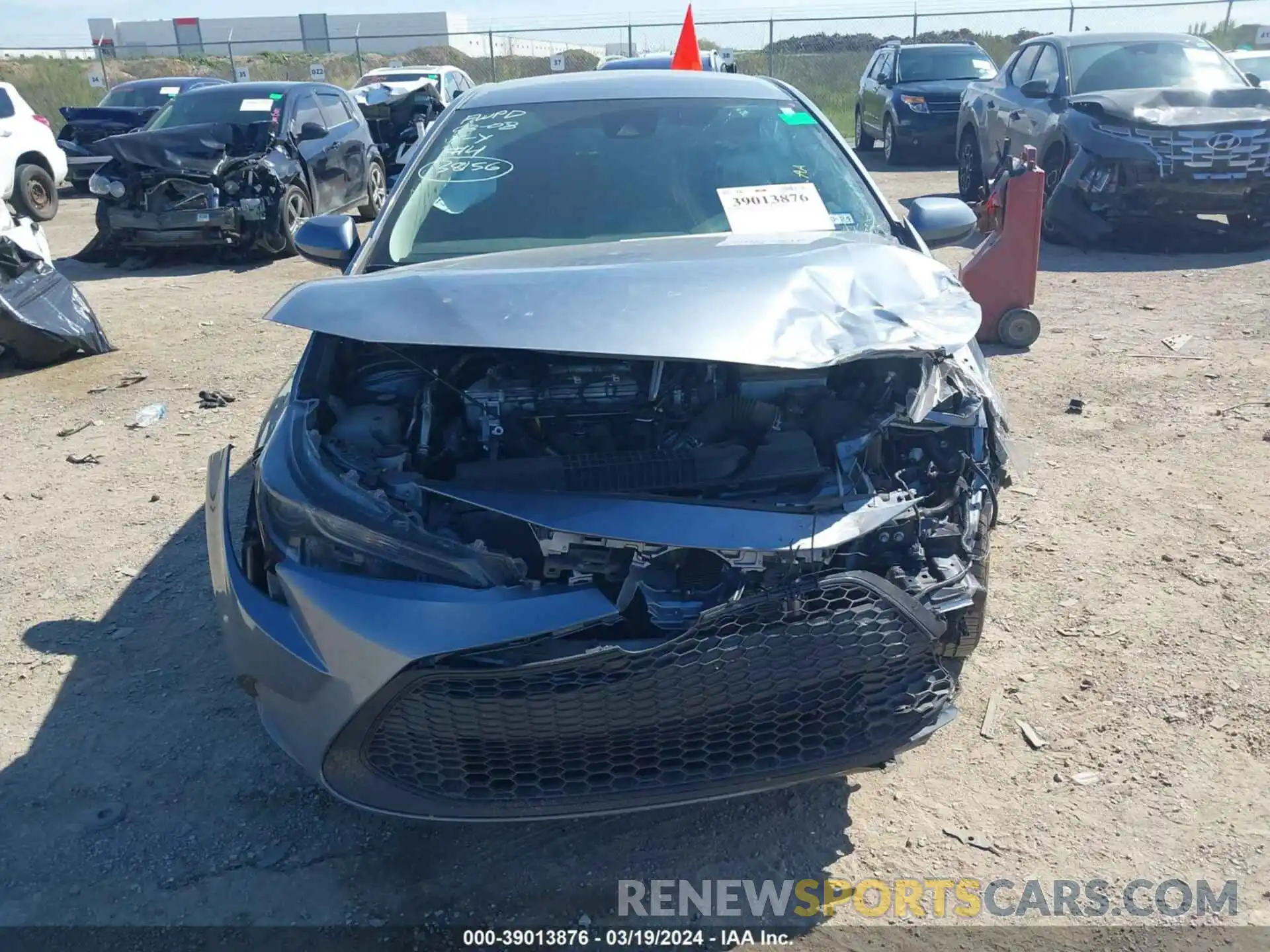 12 Photograph of a damaged car 5YFEPMAE4NP375096 TOYOTA COROLLA 2022