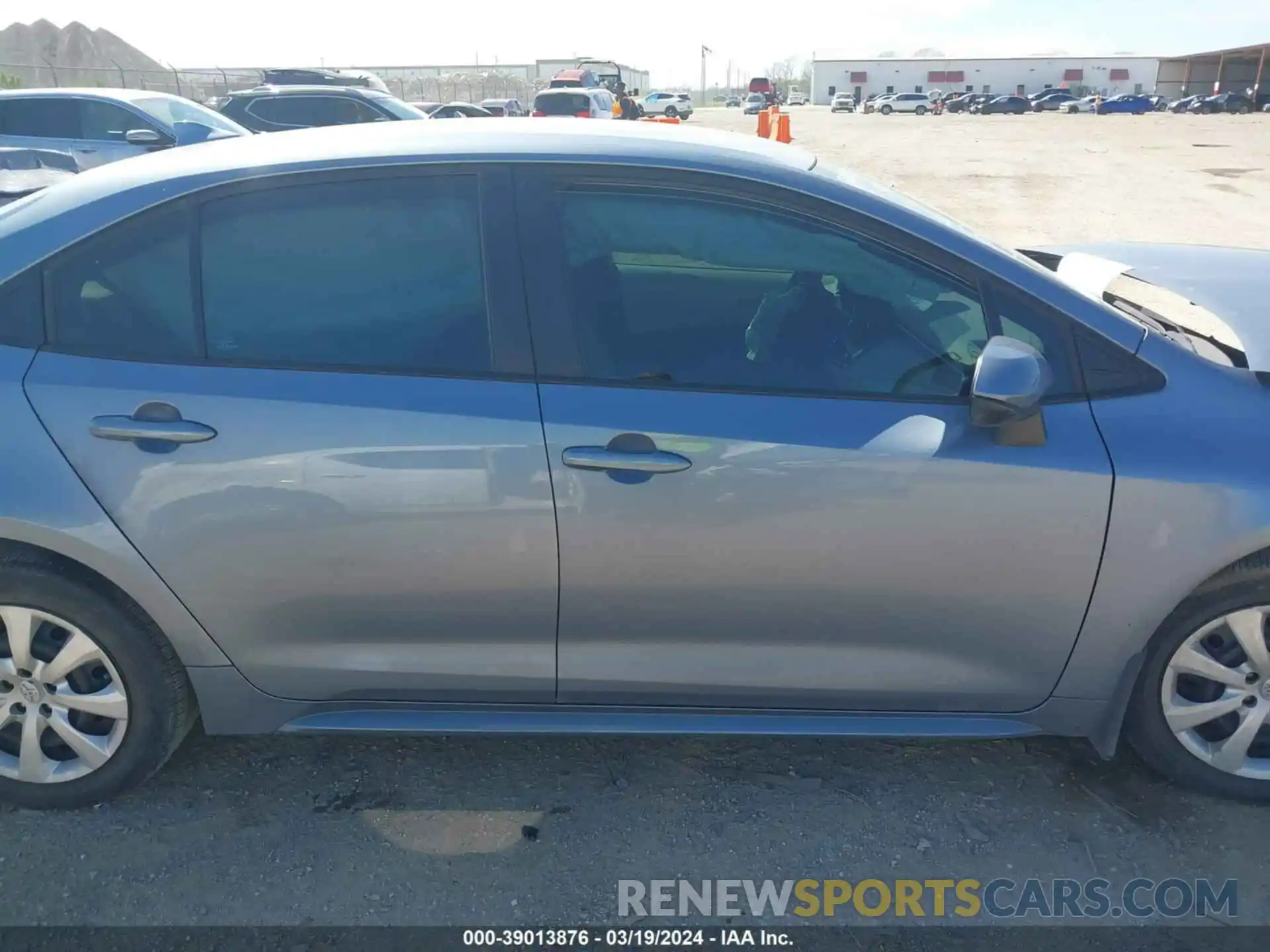 13 Photograph of a damaged car 5YFEPMAE4NP375096 TOYOTA COROLLA 2022