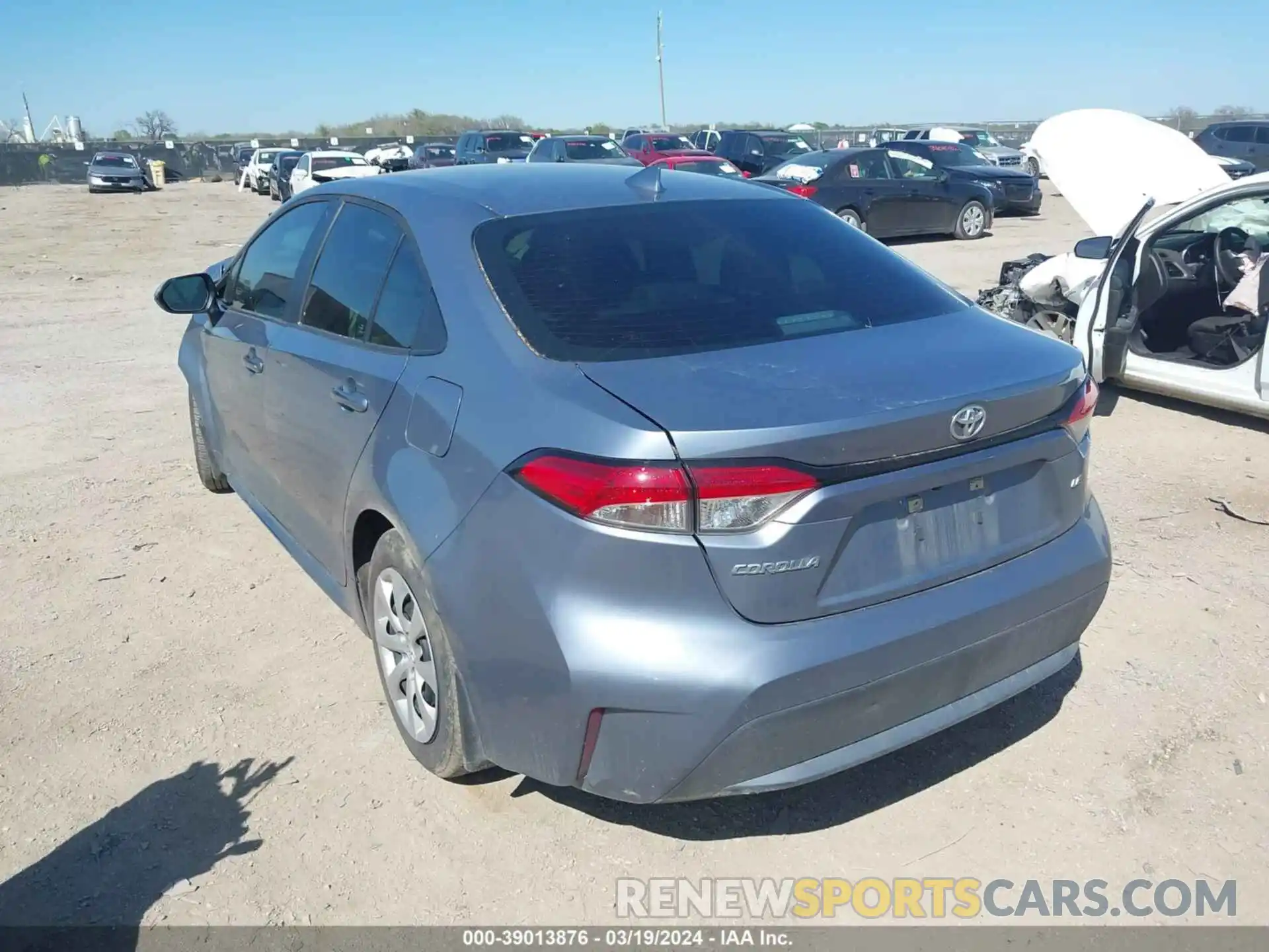 3 Photograph of a damaged car 5YFEPMAE4NP375096 TOYOTA COROLLA 2022