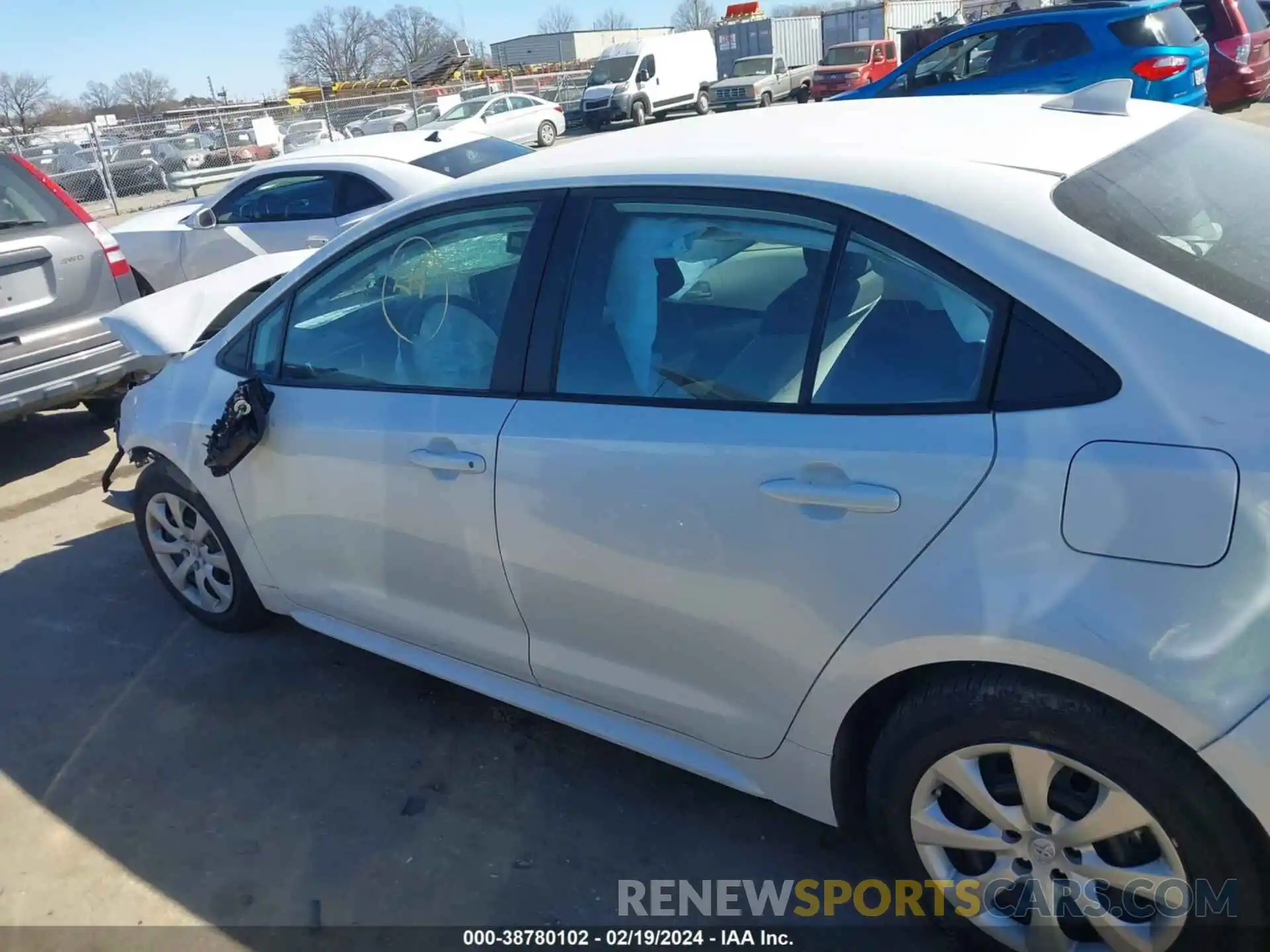 14 Photograph of a damaged car 5YFEPMAE4NP378564 TOYOTA COROLLA 2022