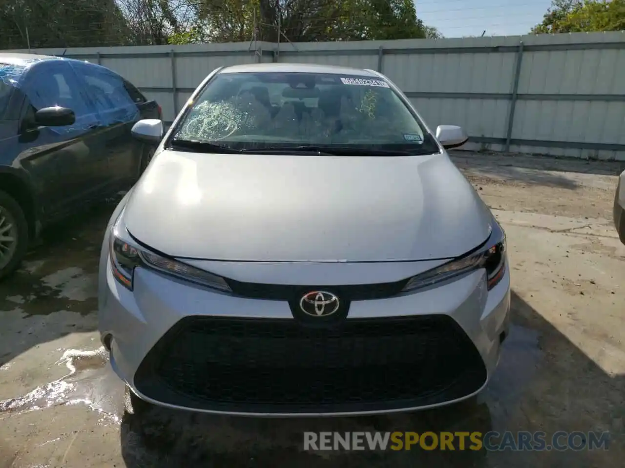 9 Photograph of a damaged car 5YFEPMAE5NP272544 TOYOTA COROLLA 2022