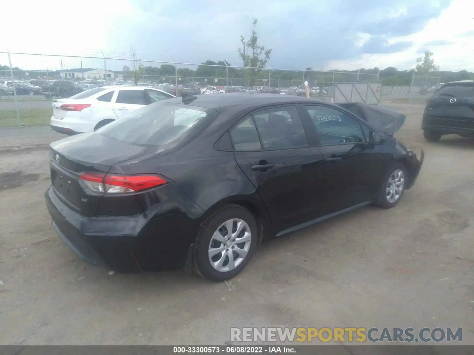 4 Photograph of a damaged car 5YFEPMAE5NP272835 TOYOTA COROLLA 2022