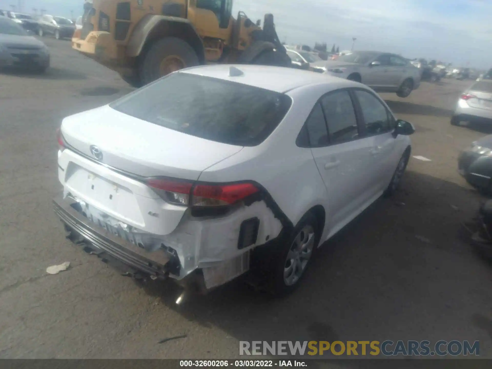 4 Photograph of a damaged car 5YFEPMAE5NP273130 TOYOTA COROLLA 2022