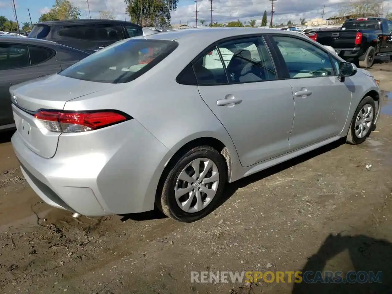 4 Photograph of a damaged car 5YFEPMAE5NP274486 TOYOTA COROLLA 2022