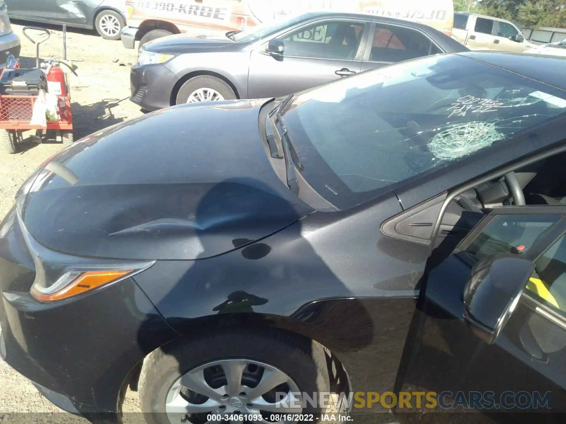 6 Photograph of a damaged car 5YFEPMAE5NP275430 TOYOTA COROLLA 2022