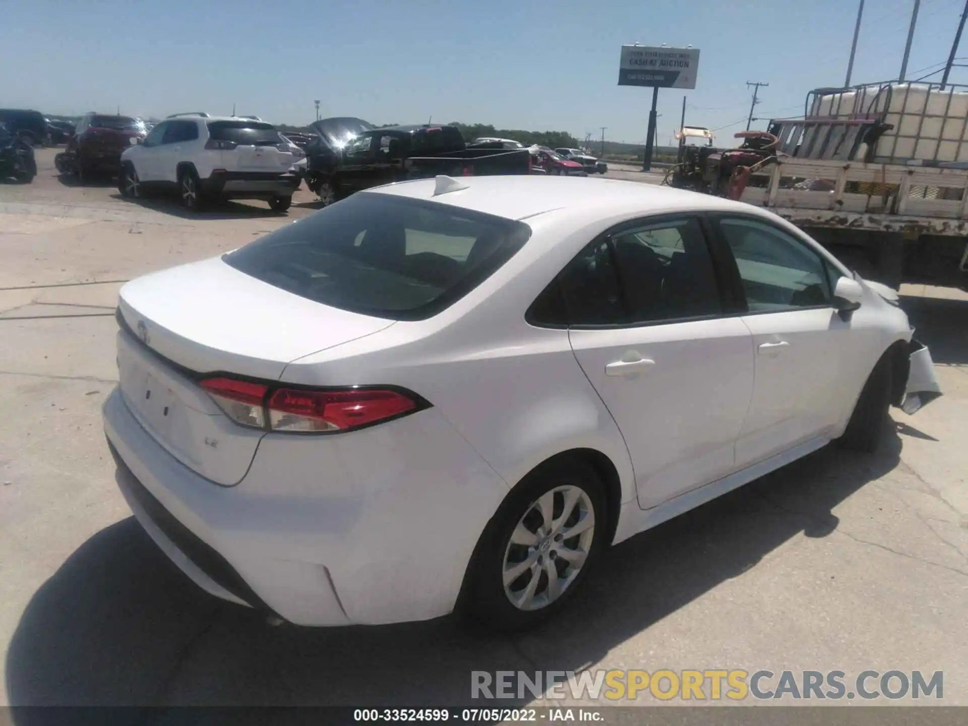 4 Photograph of a damaged car 5YFEPMAE5NP279610 TOYOTA COROLLA 2022