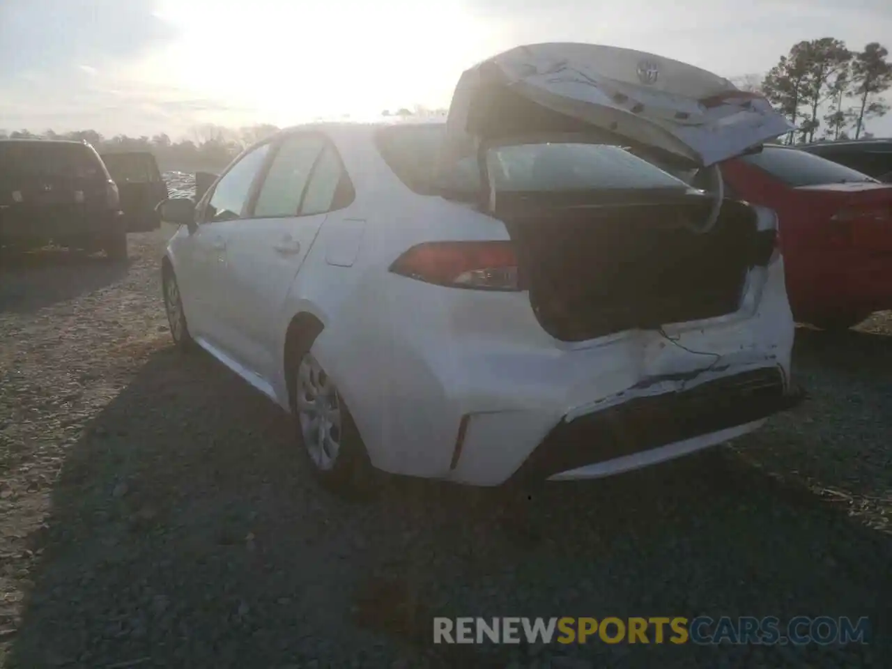 3 Photograph of a damaged car 5YFEPMAE5NP285701 TOYOTA COROLLA 2022