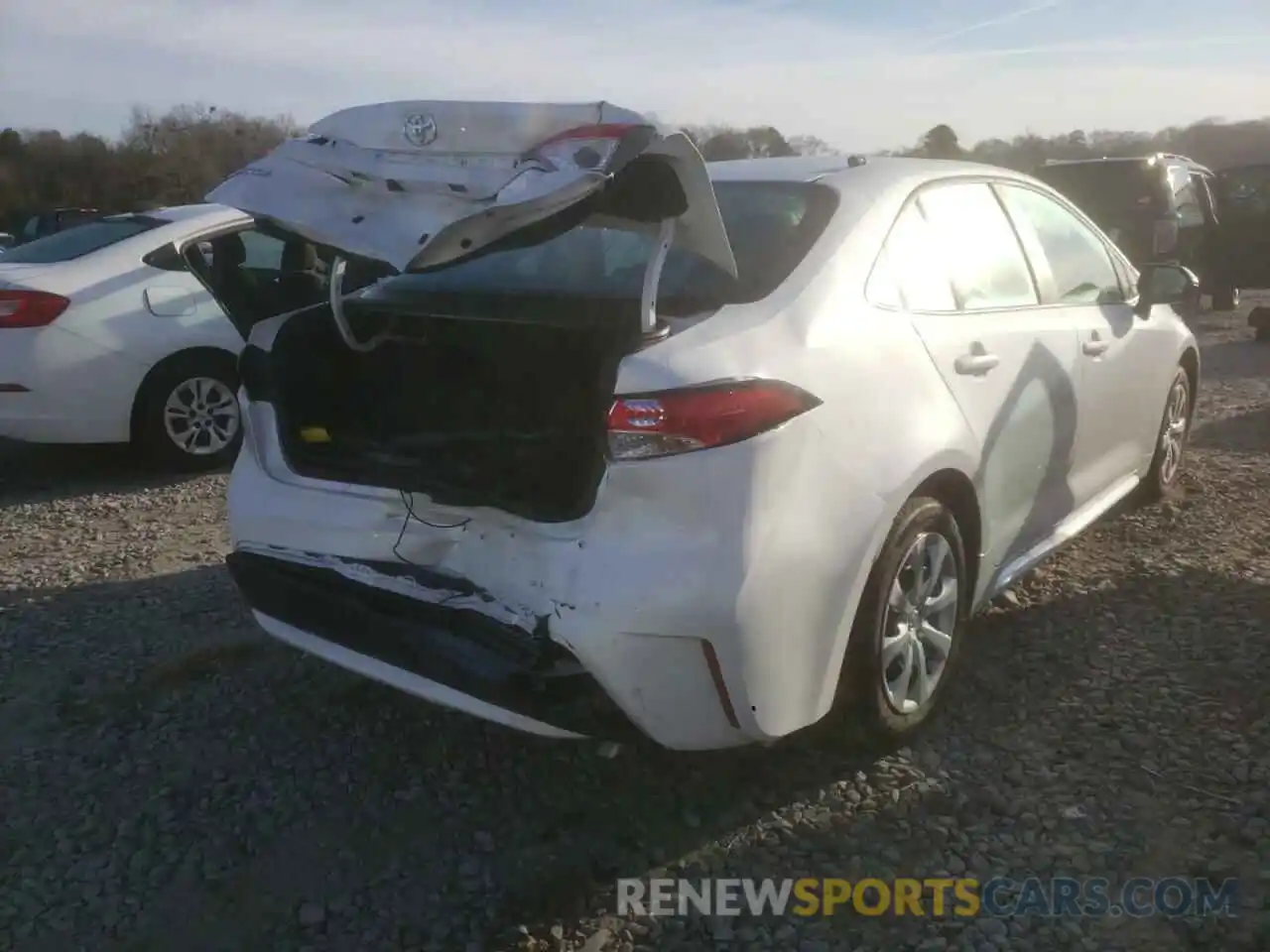 4 Photograph of a damaged car 5YFEPMAE5NP285701 TOYOTA COROLLA 2022