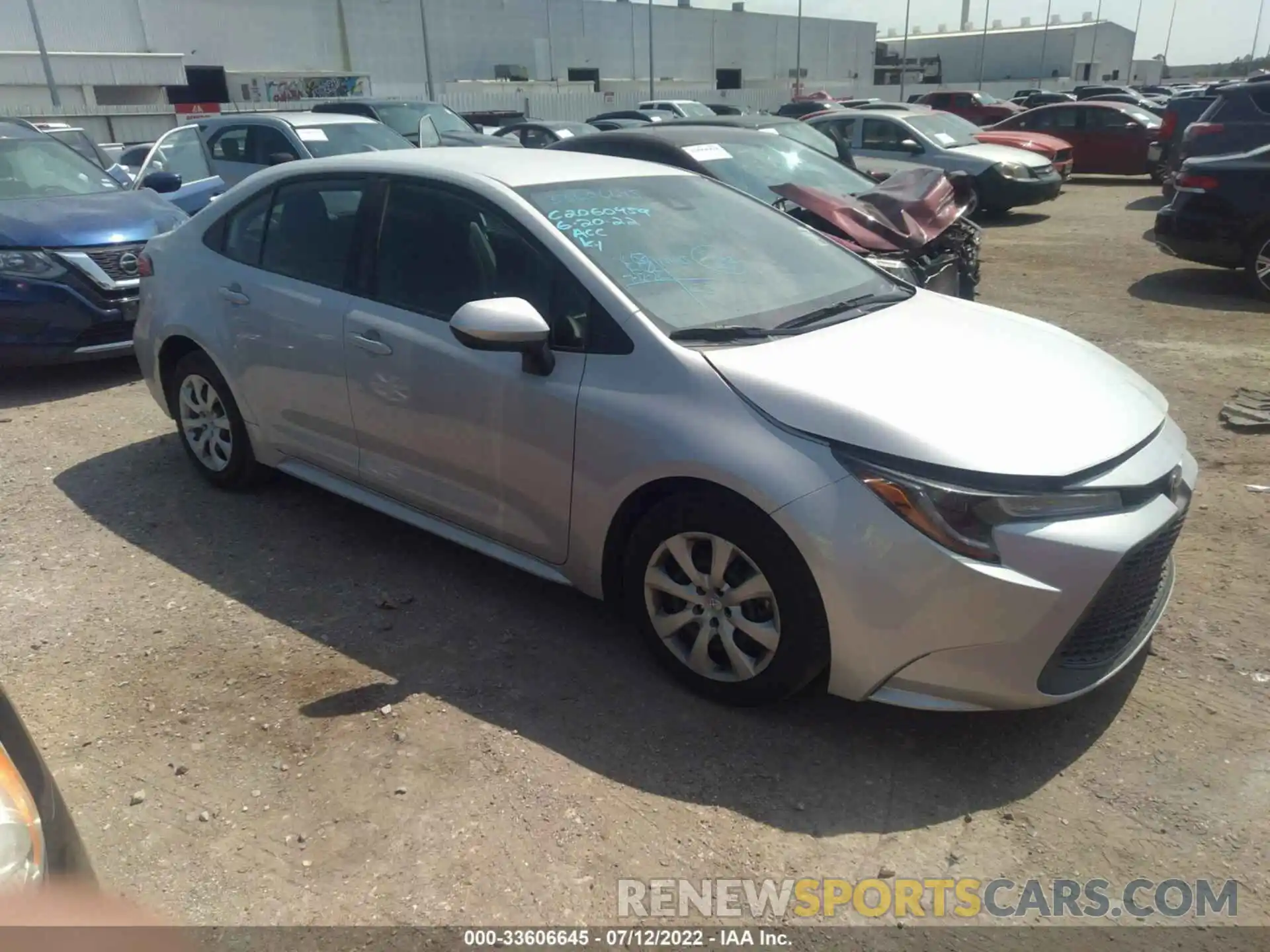 1 Photograph of a damaged car 5YFEPMAE5NP286489 TOYOTA COROLLA 2022