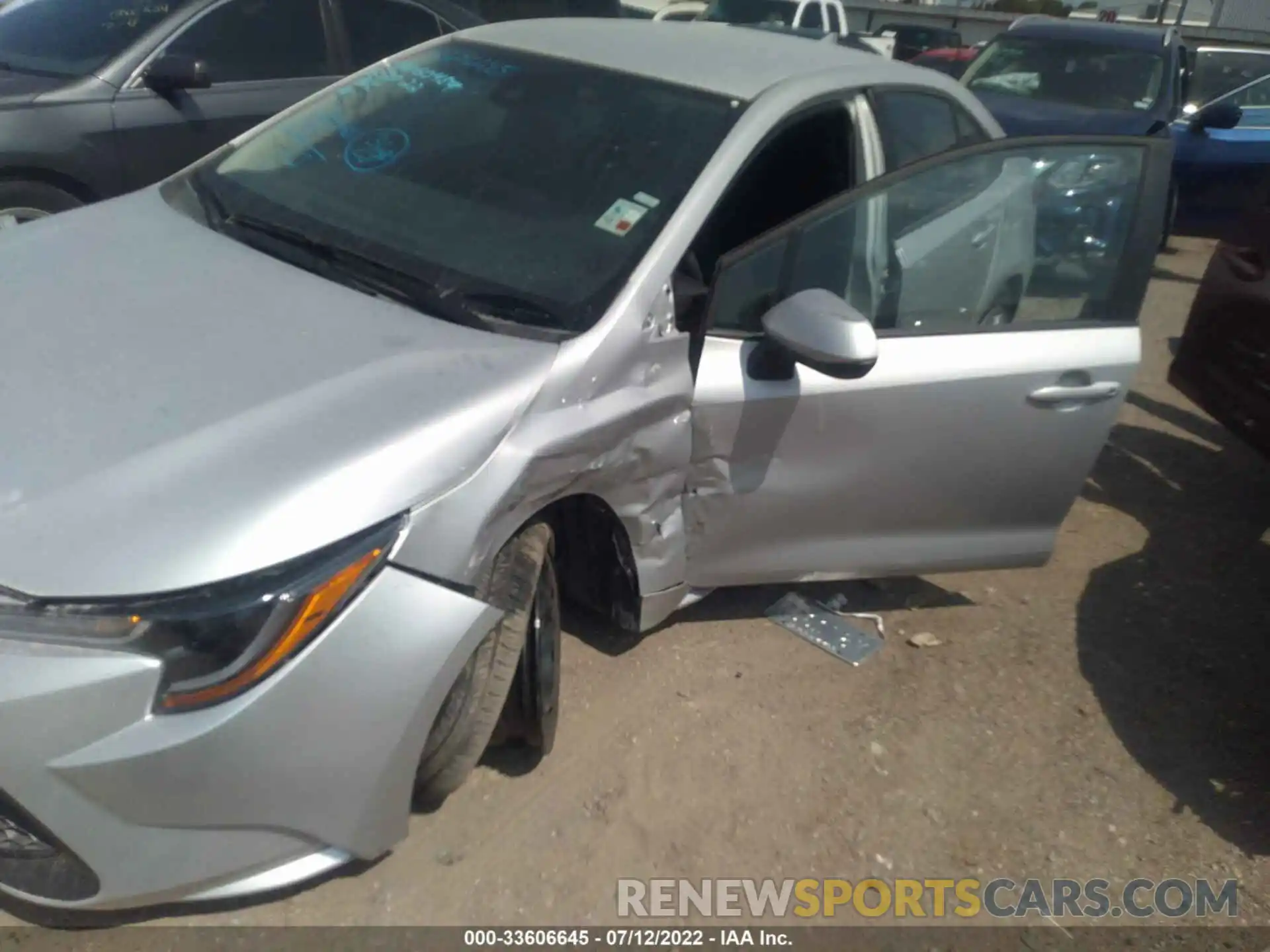 6 Photograph of a damaged car 5YFEPMAE5NP286489 TOYOTA COROLLA 2022