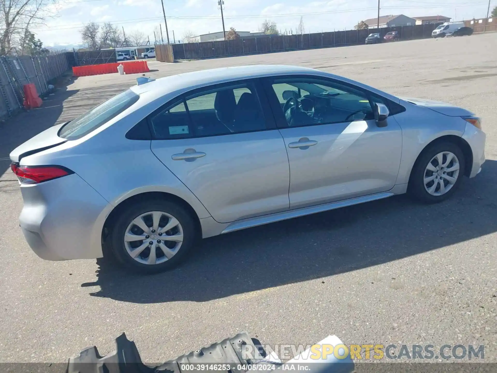 13 Photograph of a damaged car 5YFEPMAE5NP286623 TOYOTA COROLLA 2022