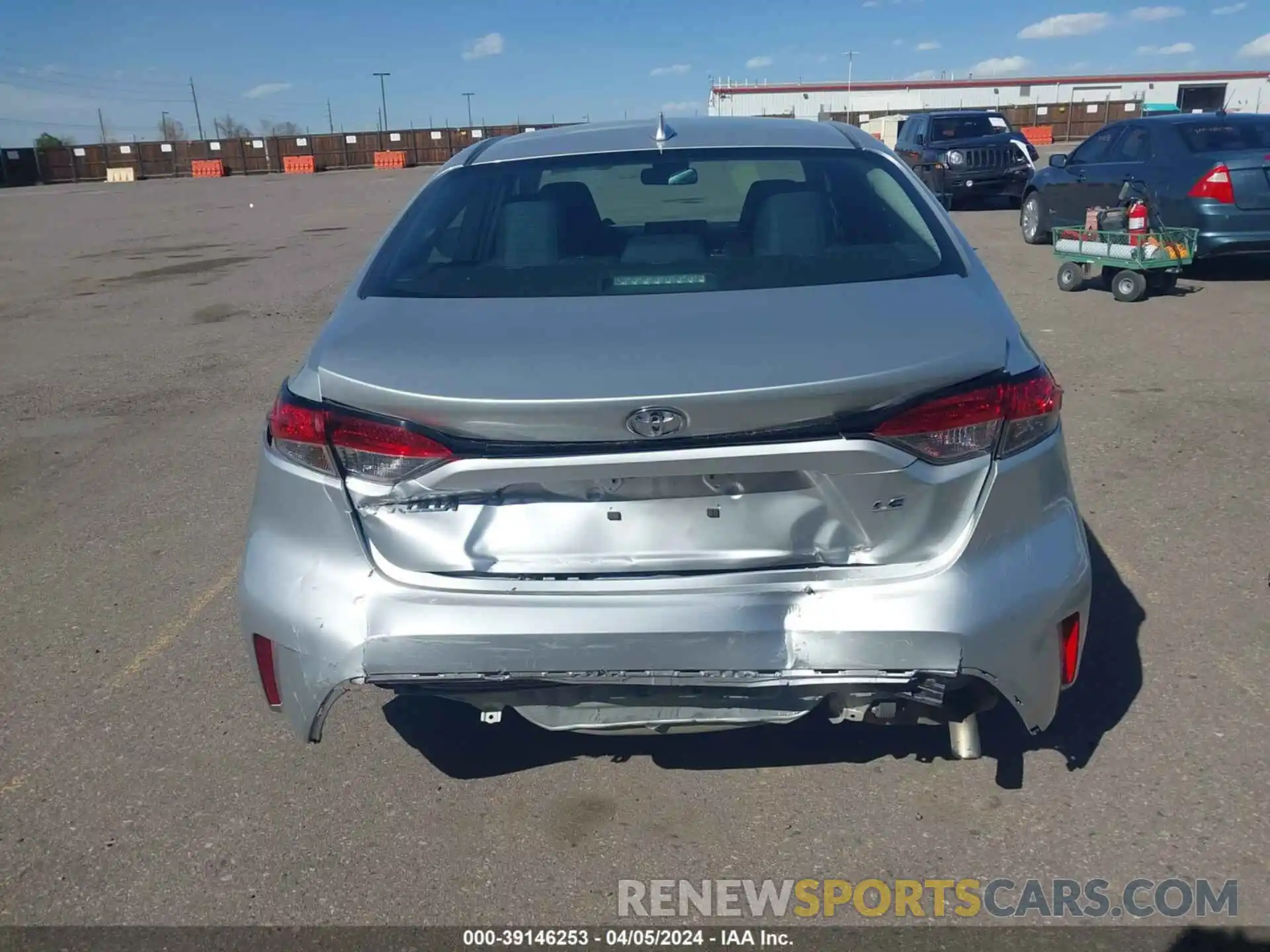 16 Photograph of a damaged car 5YFEPMAE5NP286623 TOYOTA COROLLA 2022