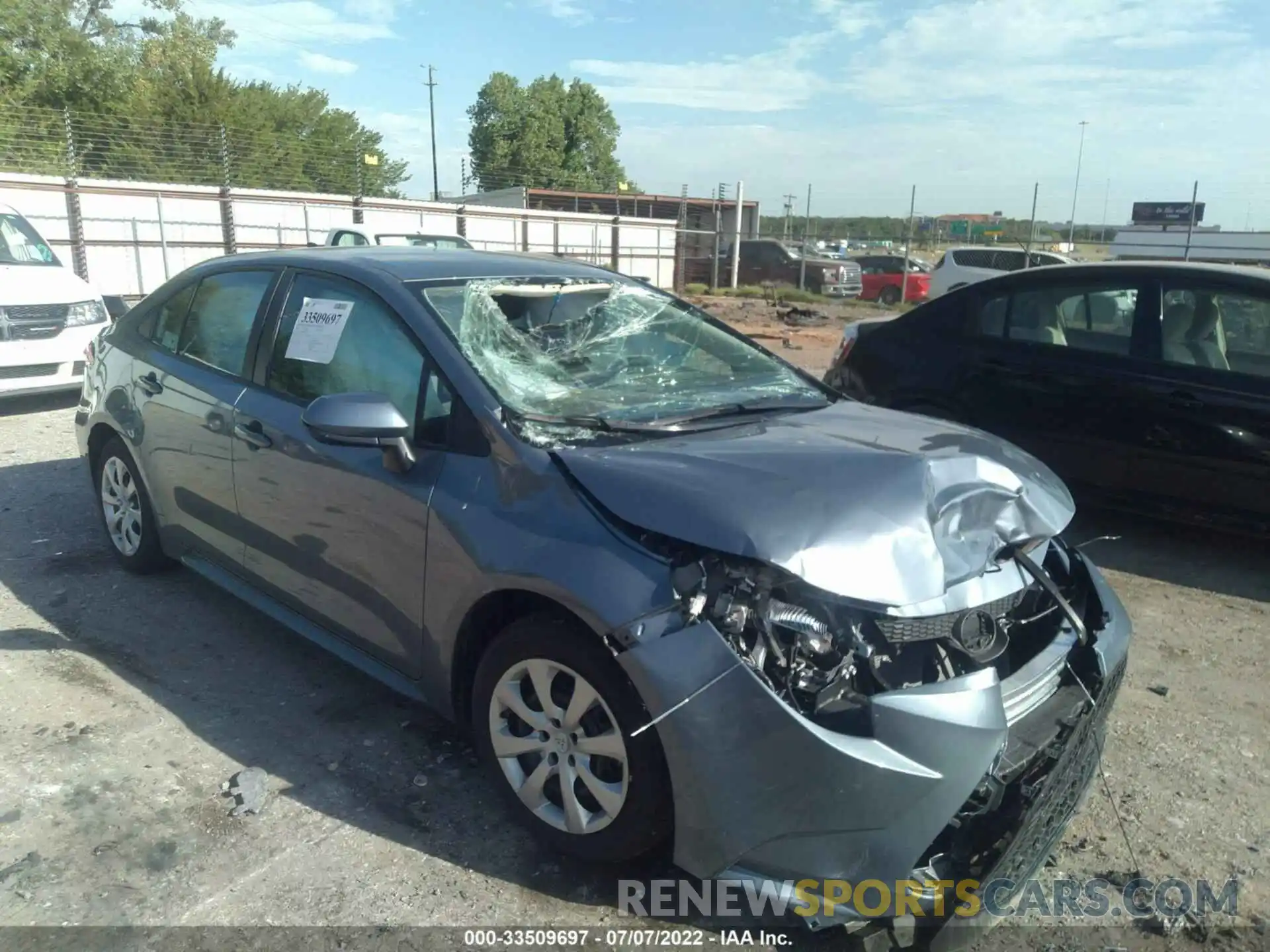 1 Photograph of a damaged car 5YFEPMAE5NP287996 TOYOTA COROLLA 2022