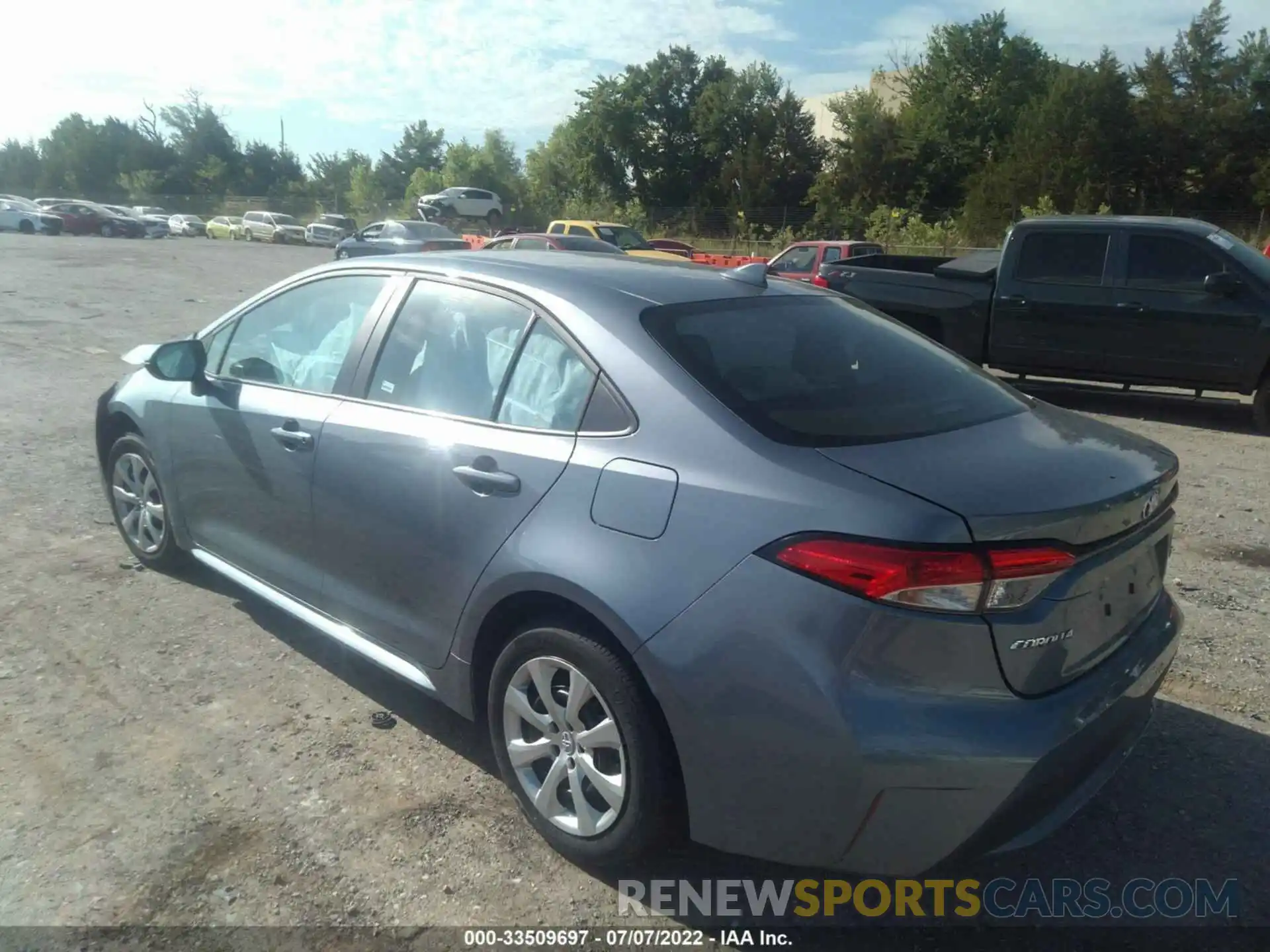 3 Photograph of a damaged car 5YFEPMAE5NP287996 TOYOTA COROLLA 2022