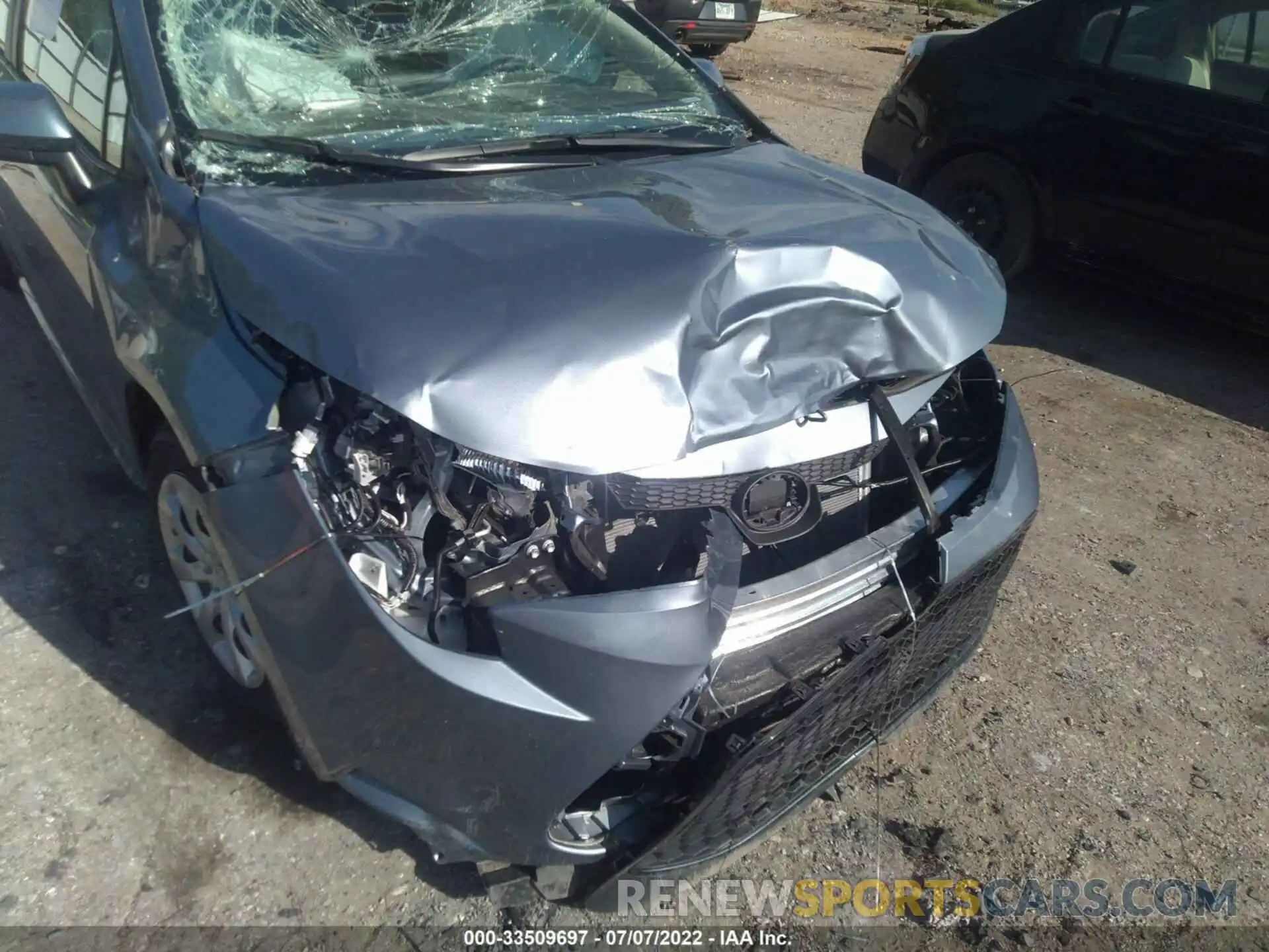 6 Photograph of a damaged car 5YFEPMAE5NP287996 TOYOTA COROLLA 2022