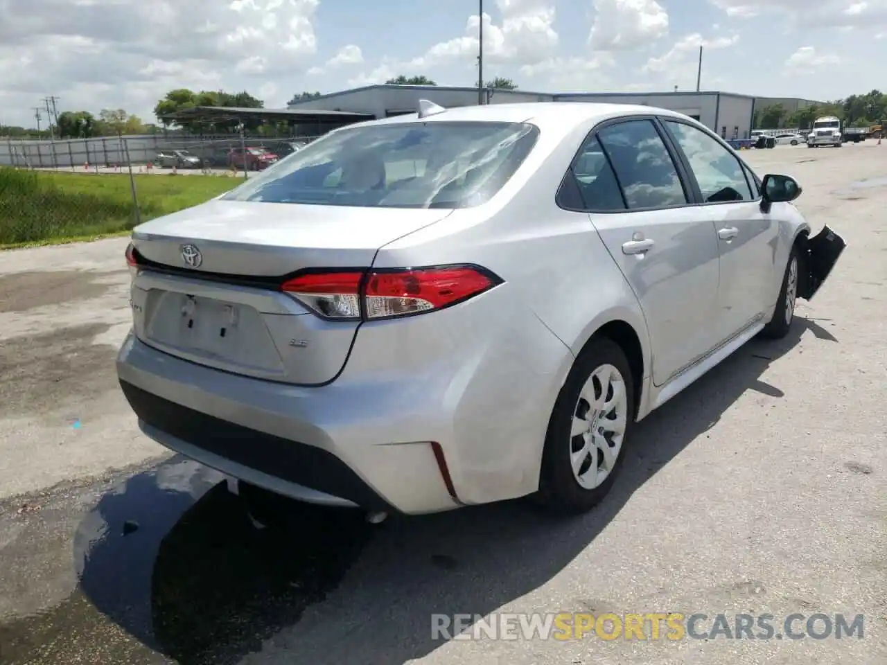 4 Photograph of a damaged car 5YFEPMAE5NP289859 TOYOTA COROLLA 2022