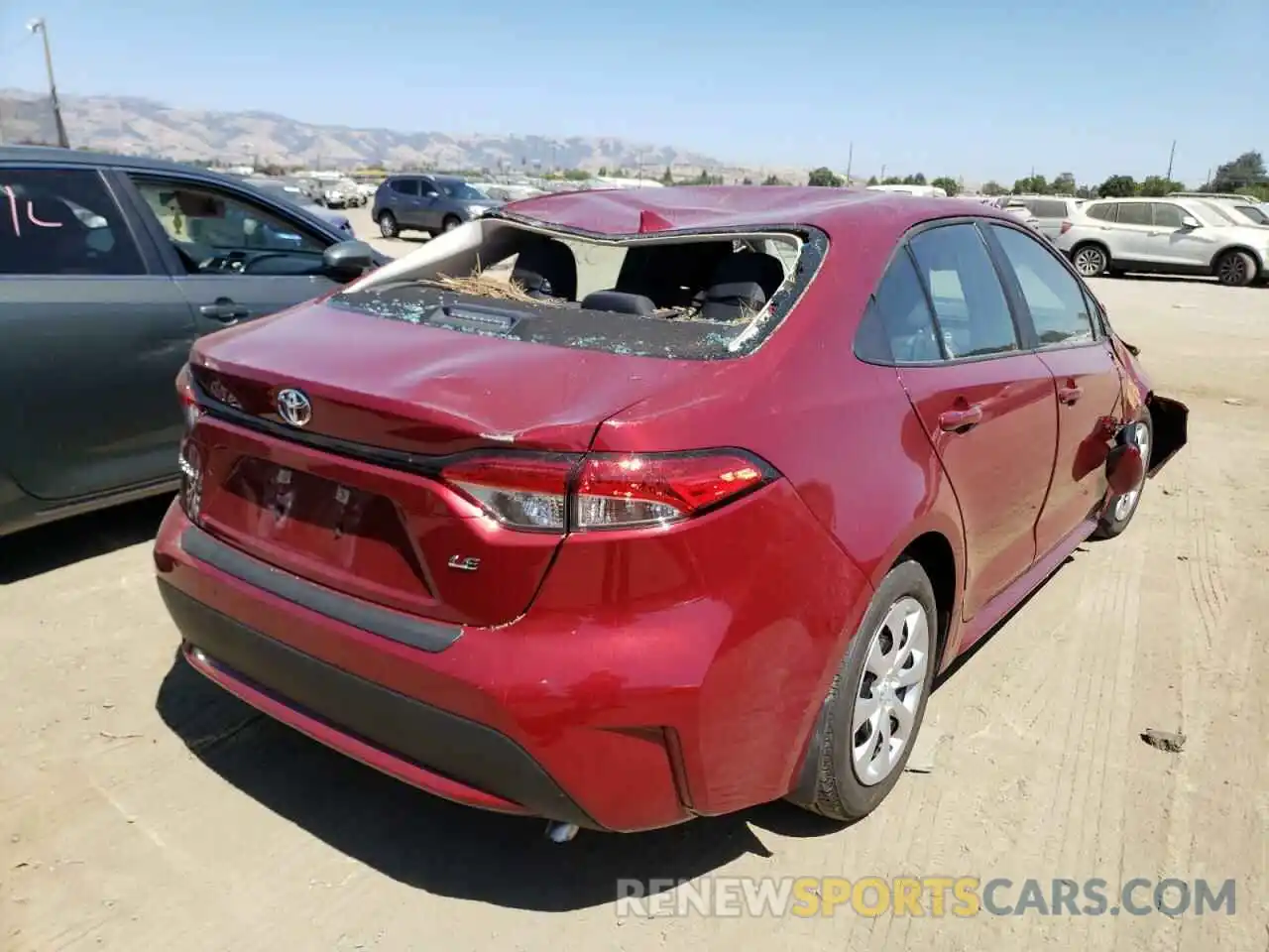 4 Photograph of a damaged car 5YFEPMAE5NP292535 TOYOTA COROLLA 2022