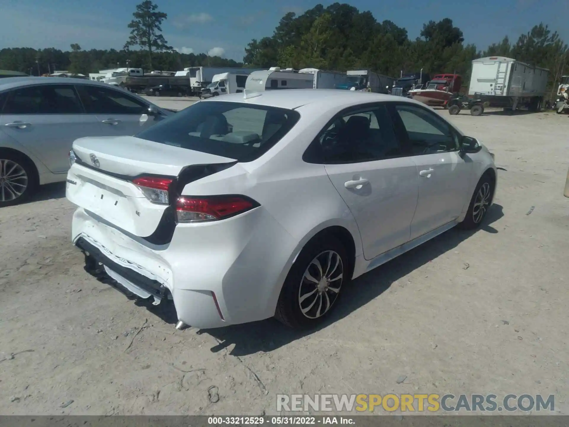 4 Photograph of a damaged car 5YFEPMAE5NP298111 TOYOTA COROLLA 2022