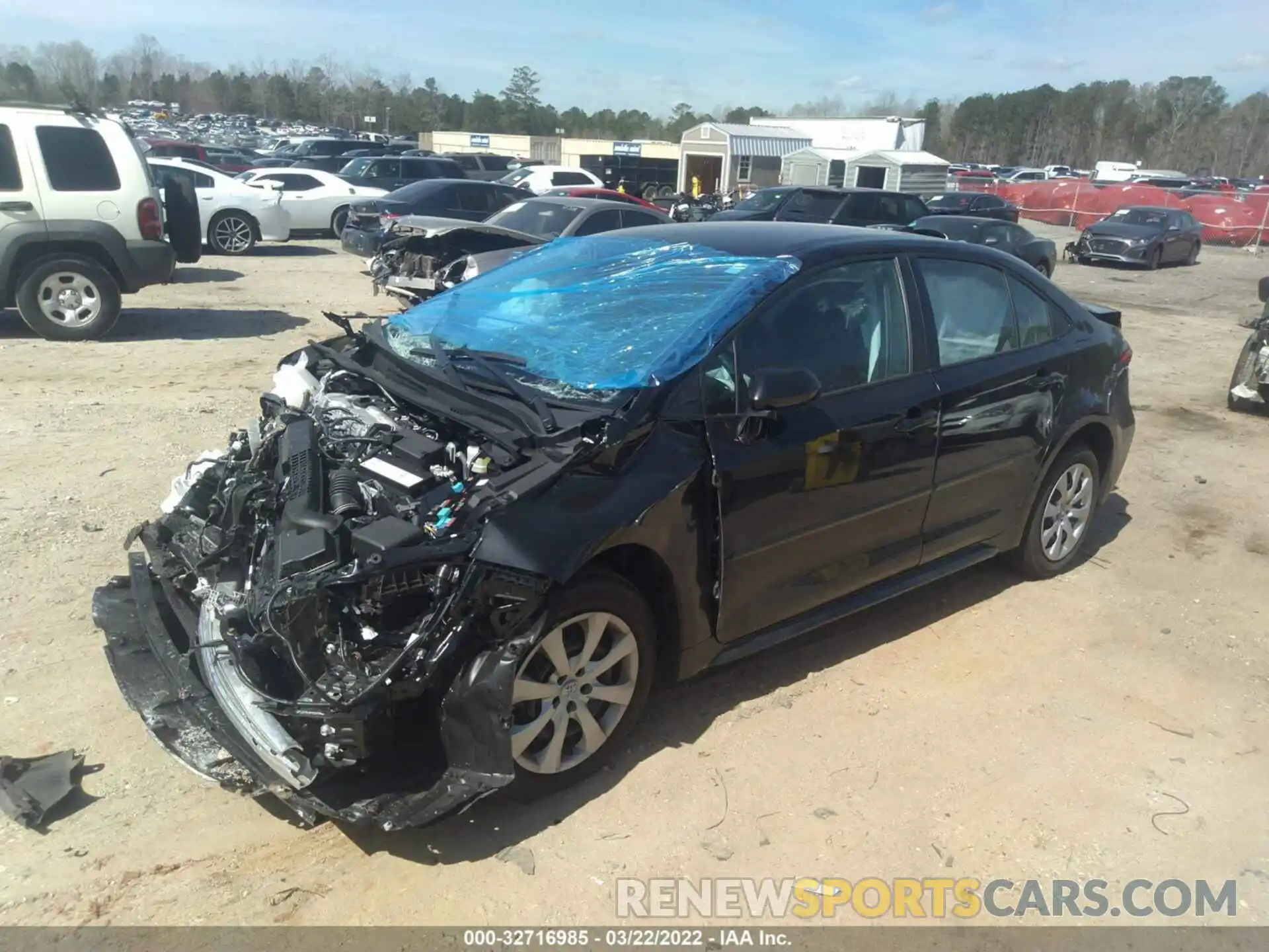 2 Photograph of a damaged car 5YFEPMAE5NP301802 TOYOTA COROLLA 2022