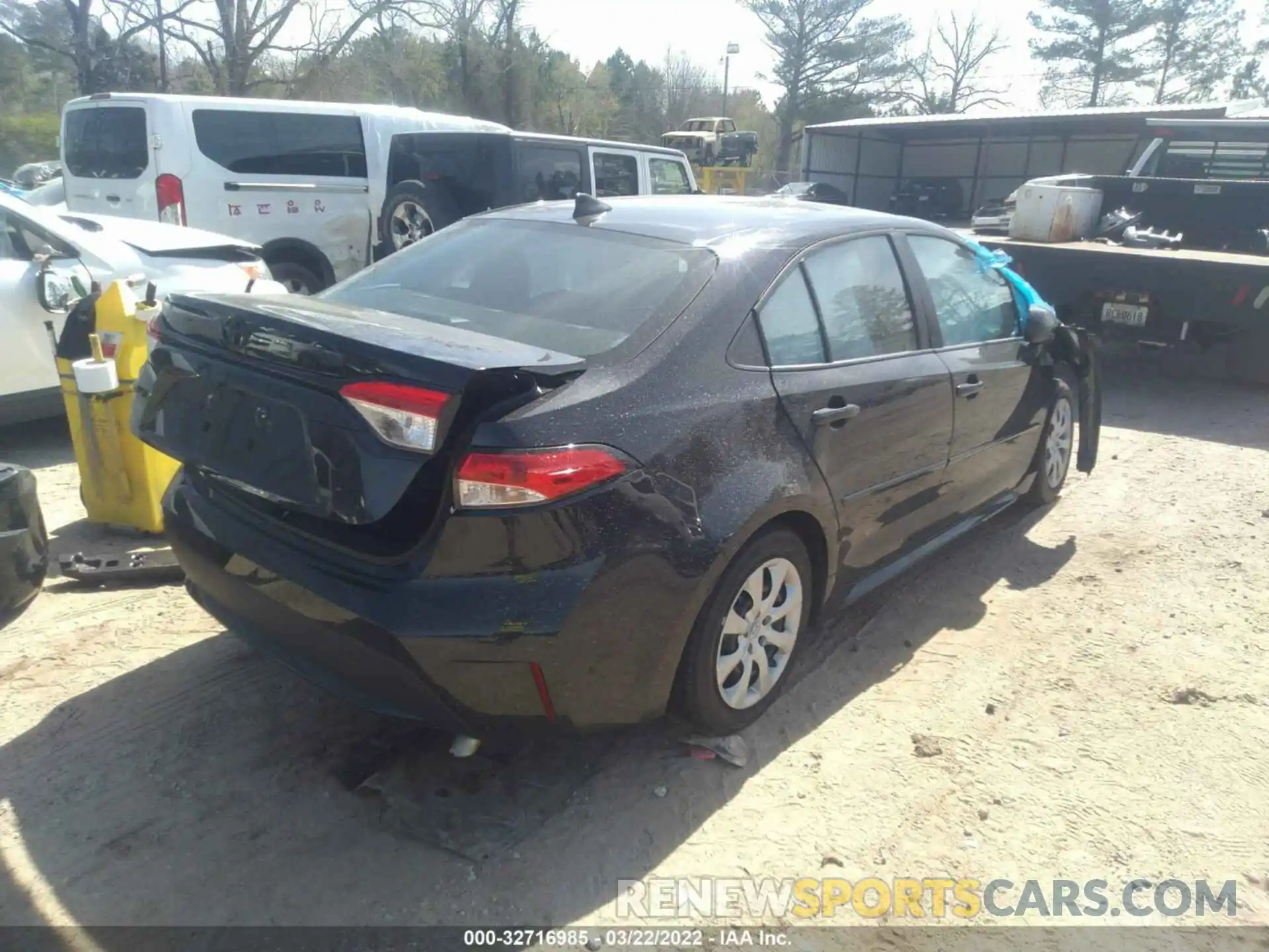 4 Photograph of a damaged car 5YFEPMAE5NP301802 TOYOTA COROLLA 2022