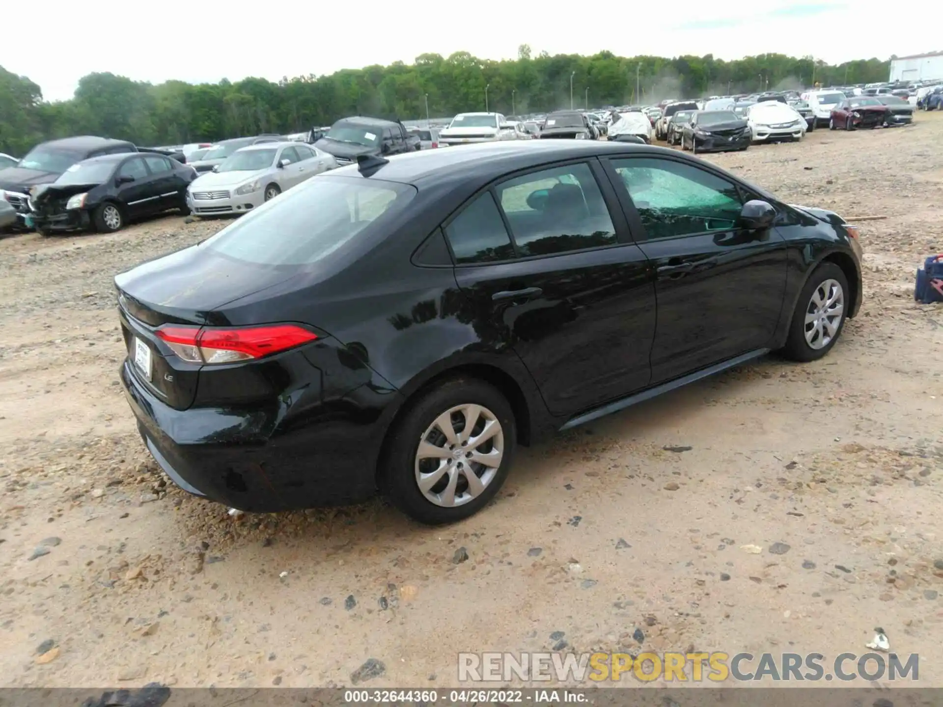 4 Photograph of a damaged car 5YFEPMAE5NP303825 TOYOTA COROLLA 2022