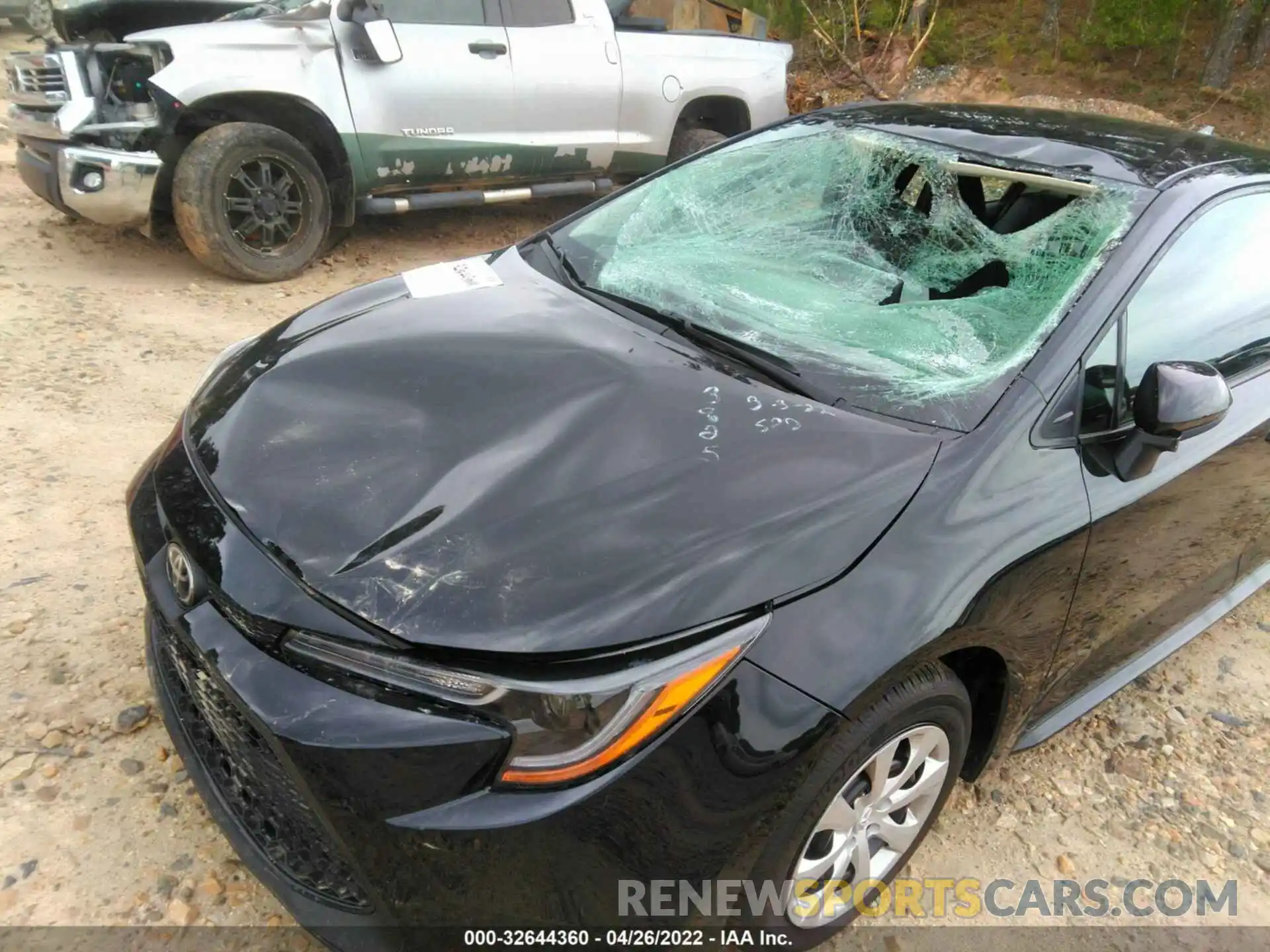 6 Photograph of a damaged car 5YFEPMAE5NP303825 TOYOTA COROLLA 2022