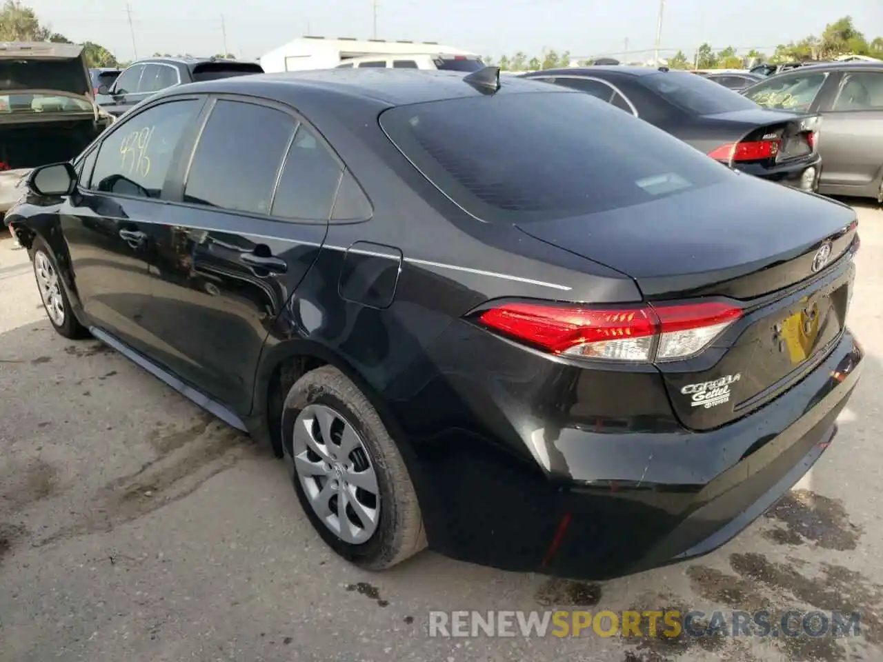 3 Photograph of a damaged car 5YFEPMAE5NP304554 TOYOTA COROLLA 2022