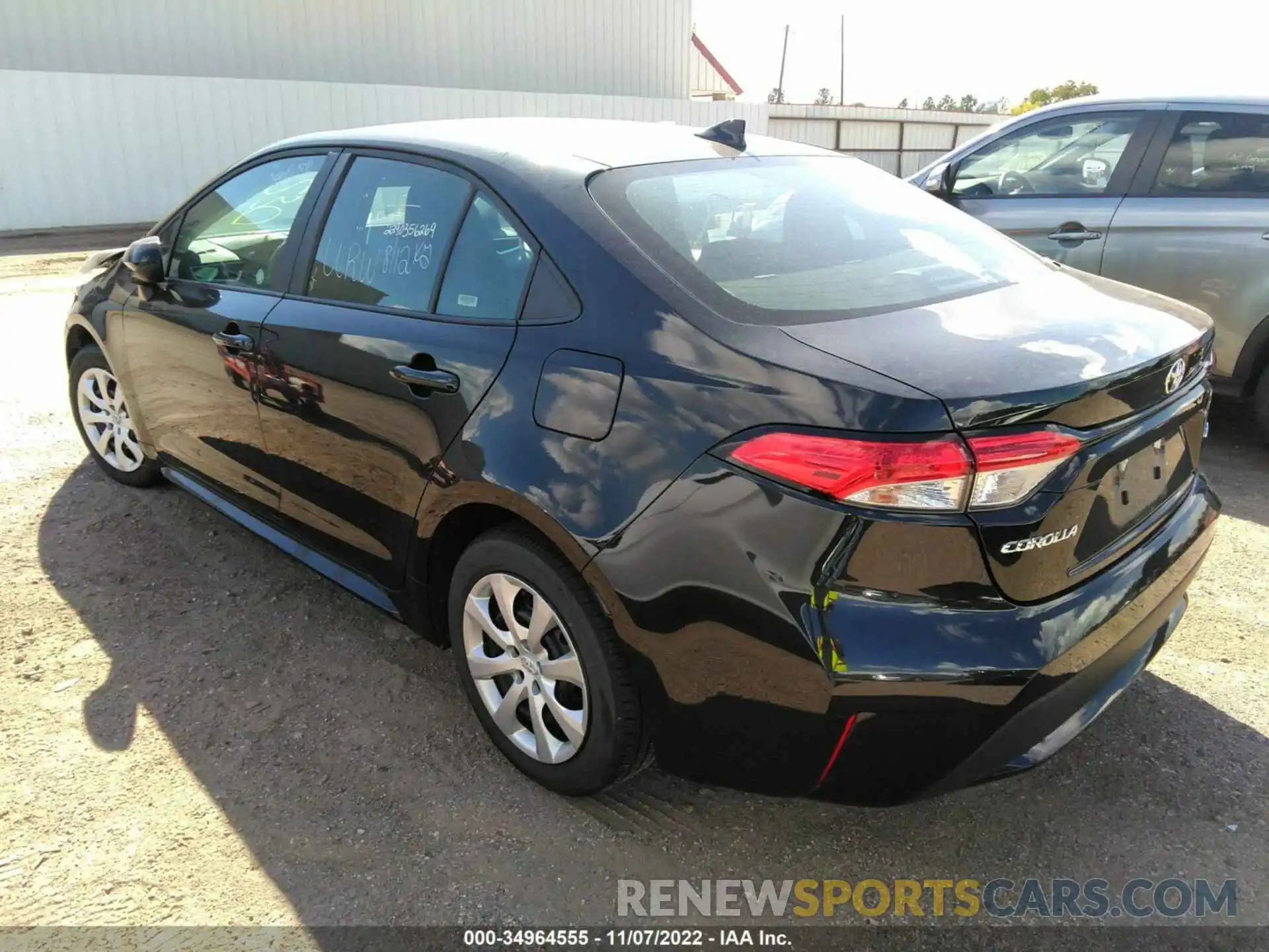 3 Photograph of a damaged car 5YFEPMAE5NP305316 TOYOTA COROLLA 2022