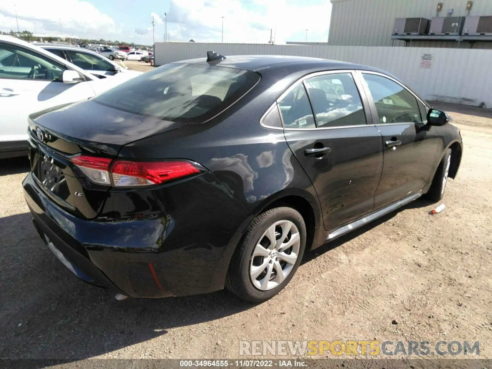 4 Photograph of a damaged car 5YFEPMAE5NP305316 TOYOTA COROLLA 2022