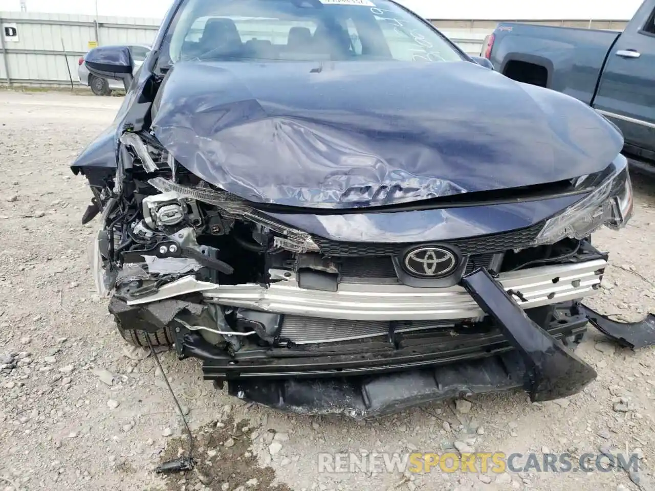 9 Photograph of a damaged car 5YFEPMAE5NP316249 TOYOTA COROLLA 2022