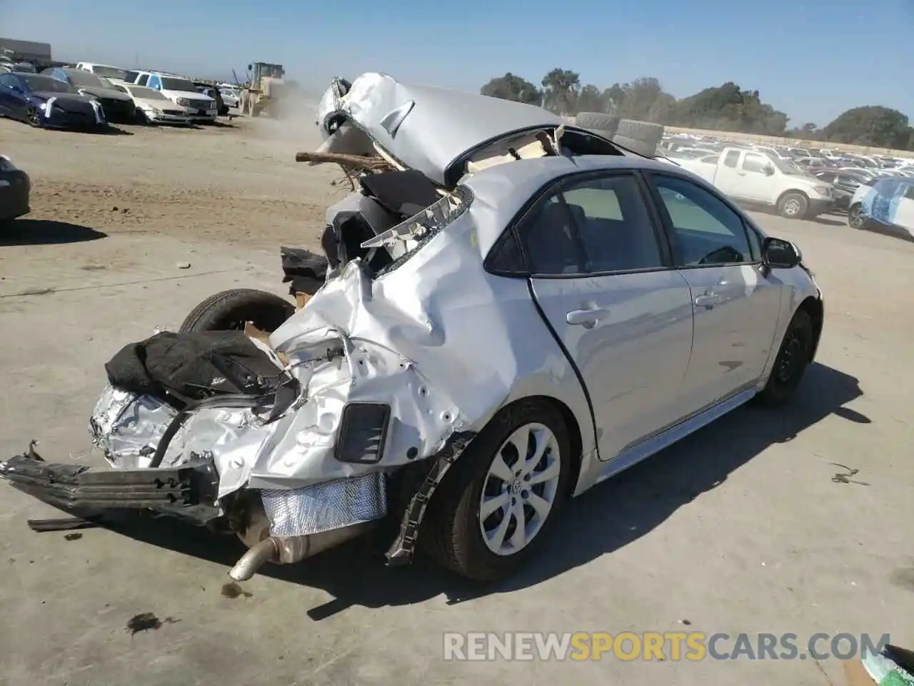 4 Photograph of a damaged car 5YFEPMAE5NP327378 TOYOTA COROLLA 2022