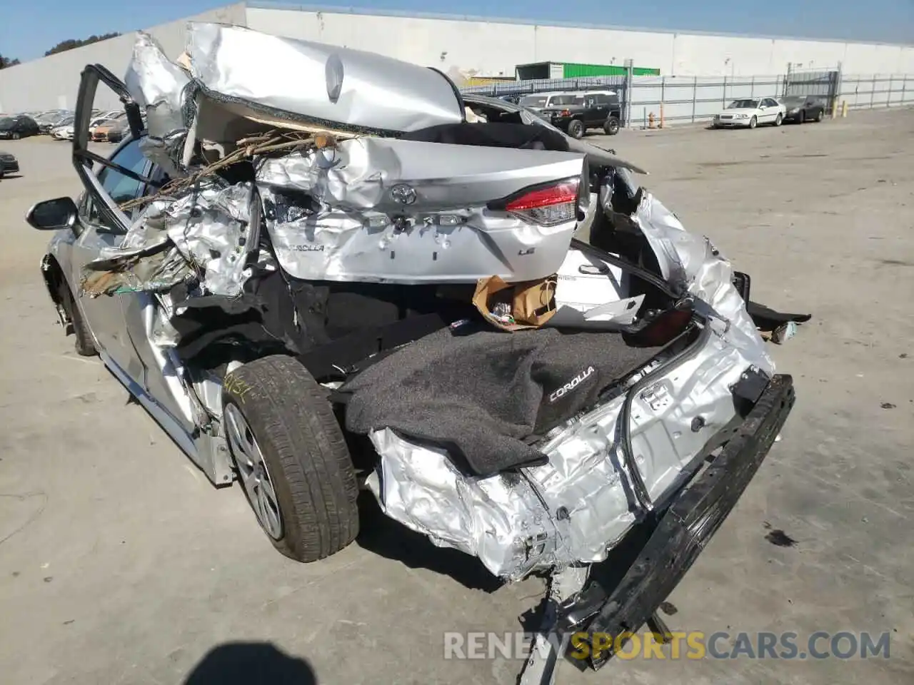 9 Photograph of a damaged car 5YFEPMAE5NP327378 TOYOTA COROLLA 2022