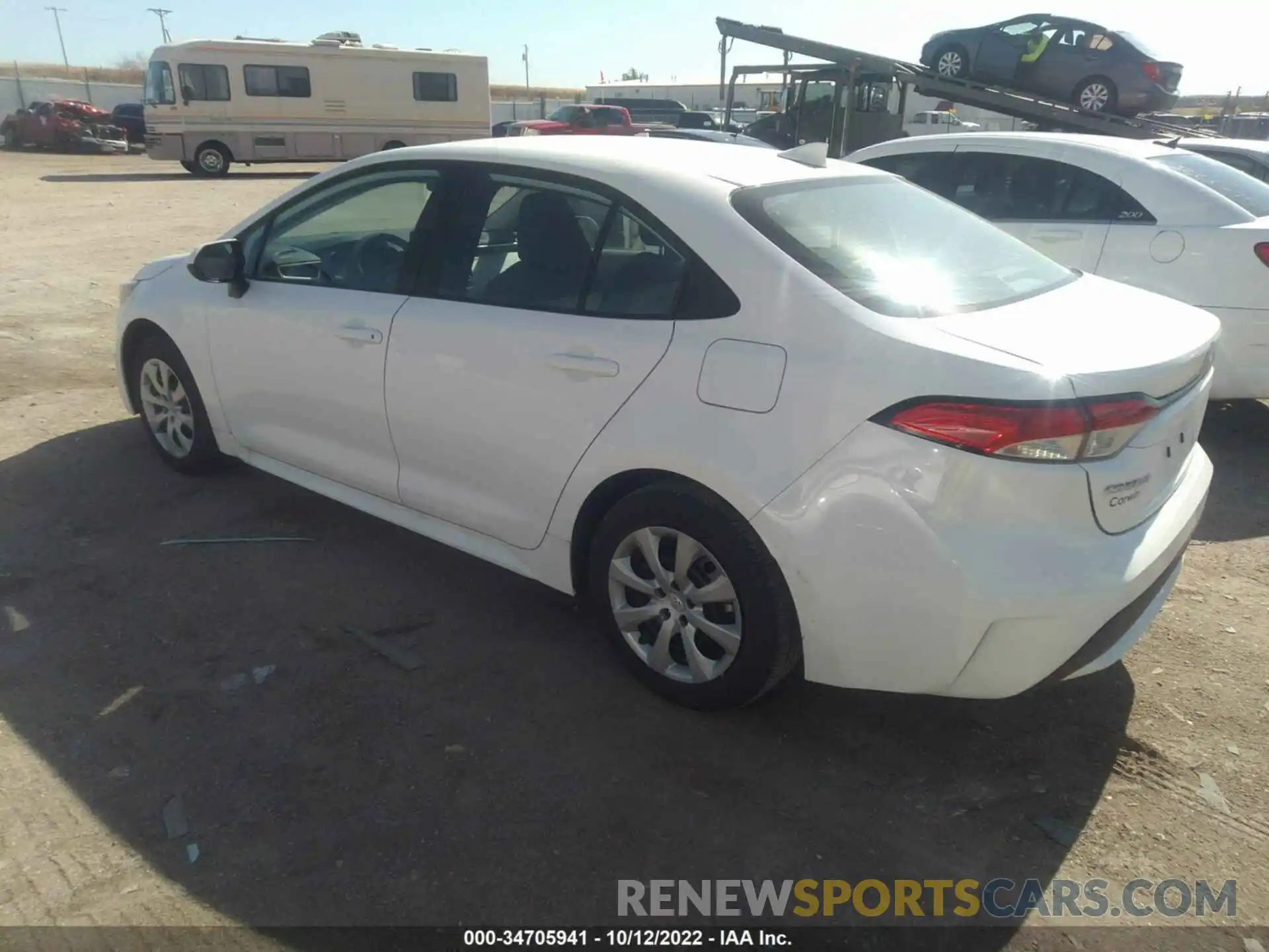 3 Photograph of a damaged car 5YFEPMAE5NP328093 TOYOTA COROLLA 2022