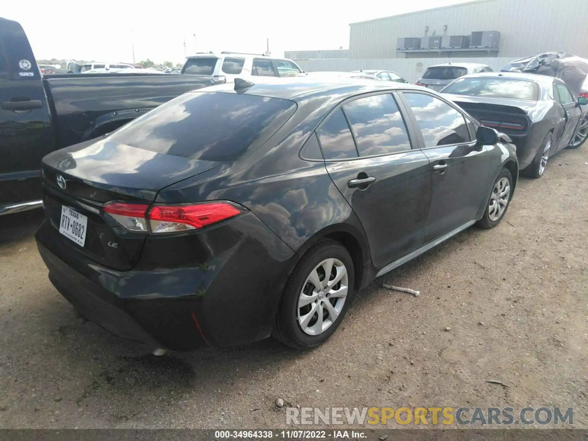 4 Photograph of a damaged car 5YFEPMAE5NP331494 TOYOTA COROLLA 2022